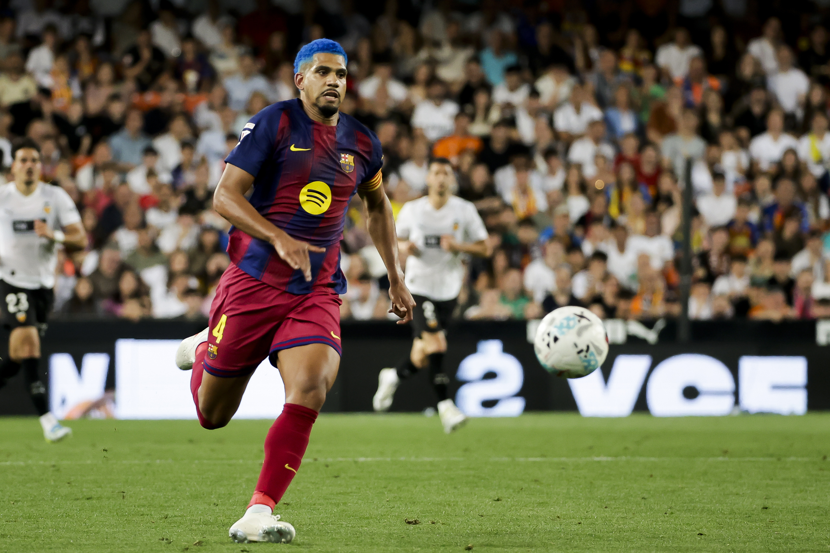 Araujo, en el último partido de Liga ante el Valencia.