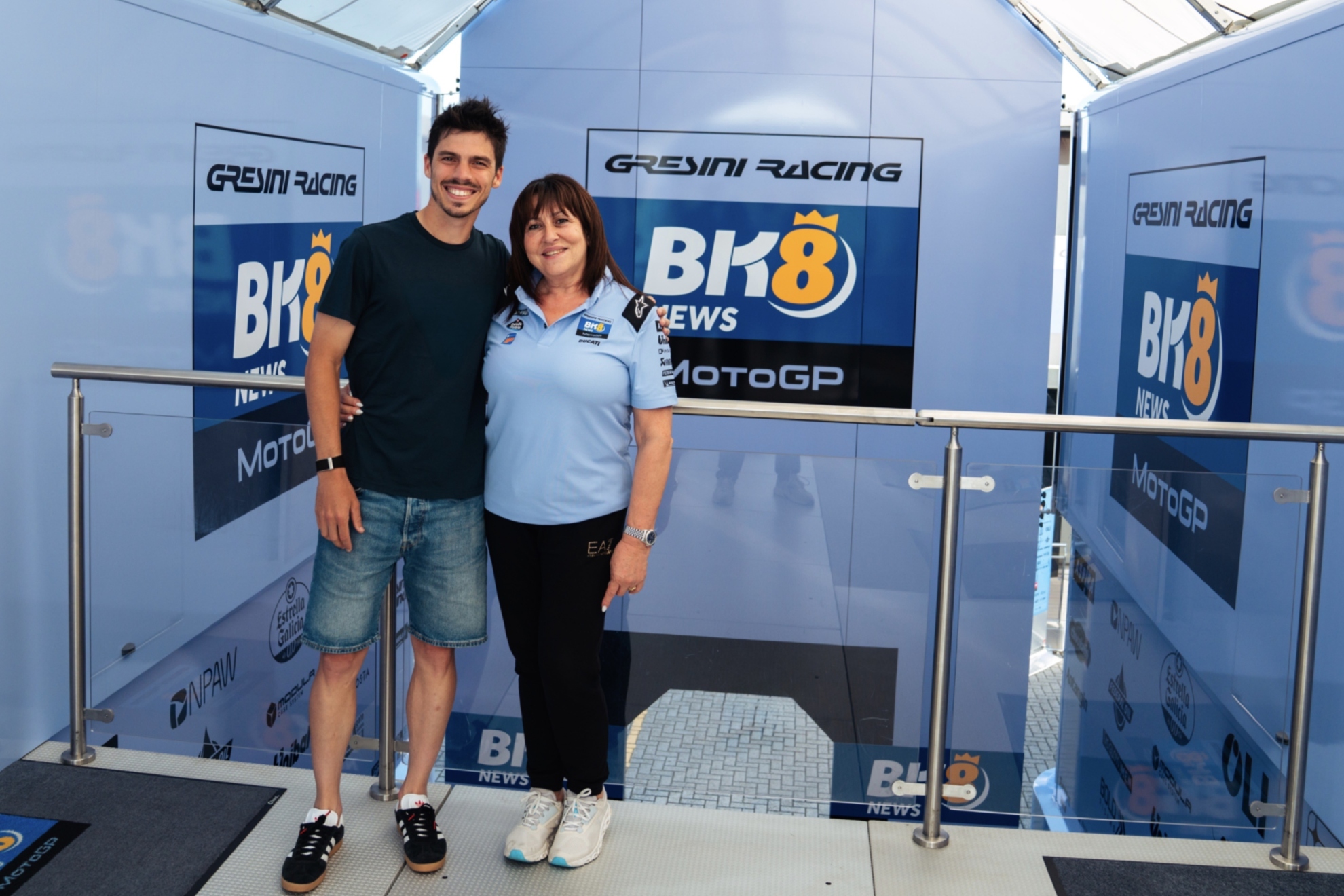 Joan Mir, con Nadia Padovani. GRESINI