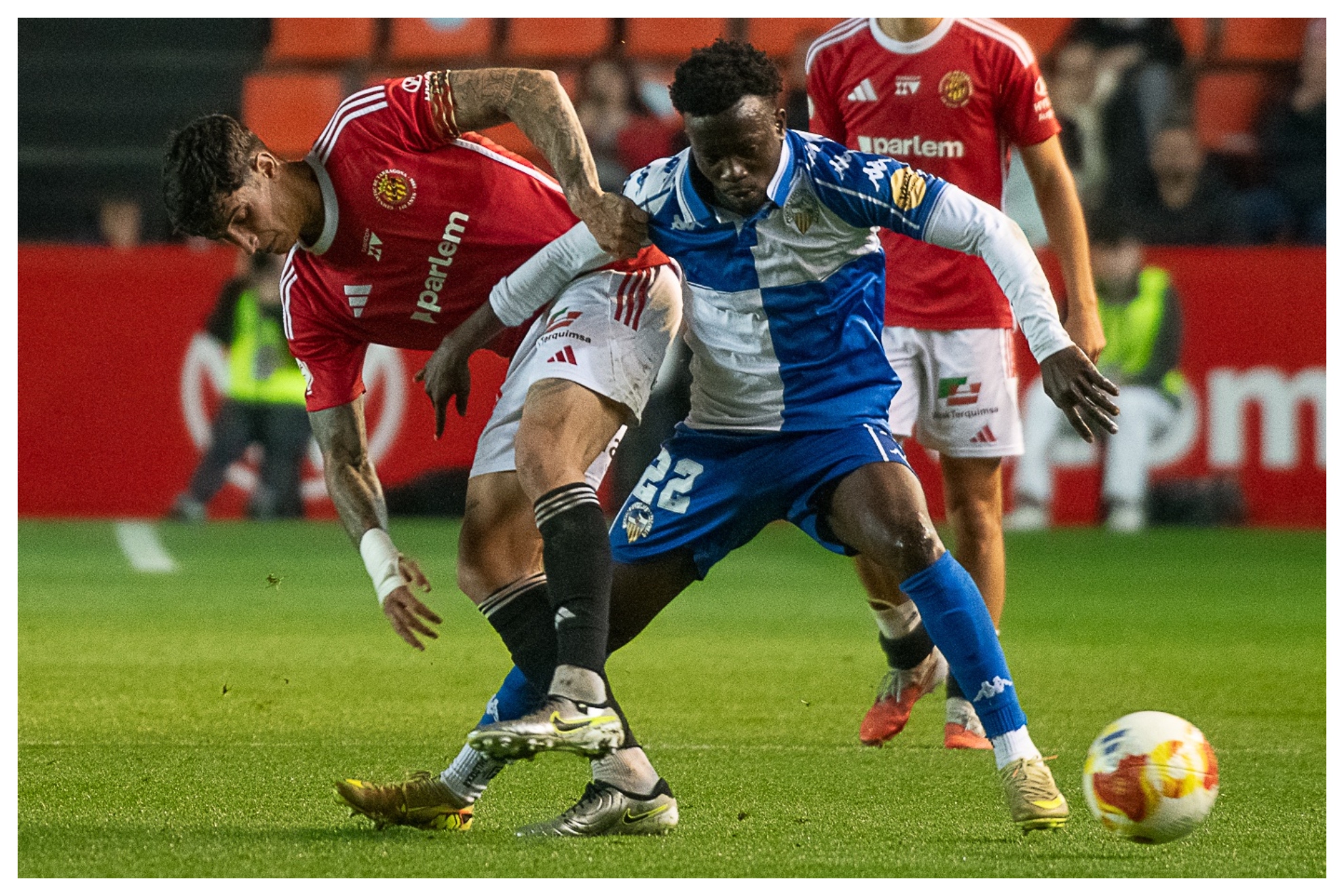 Óscar Sanz, enfrentándose al Sabadell con la camiseta del Nástic