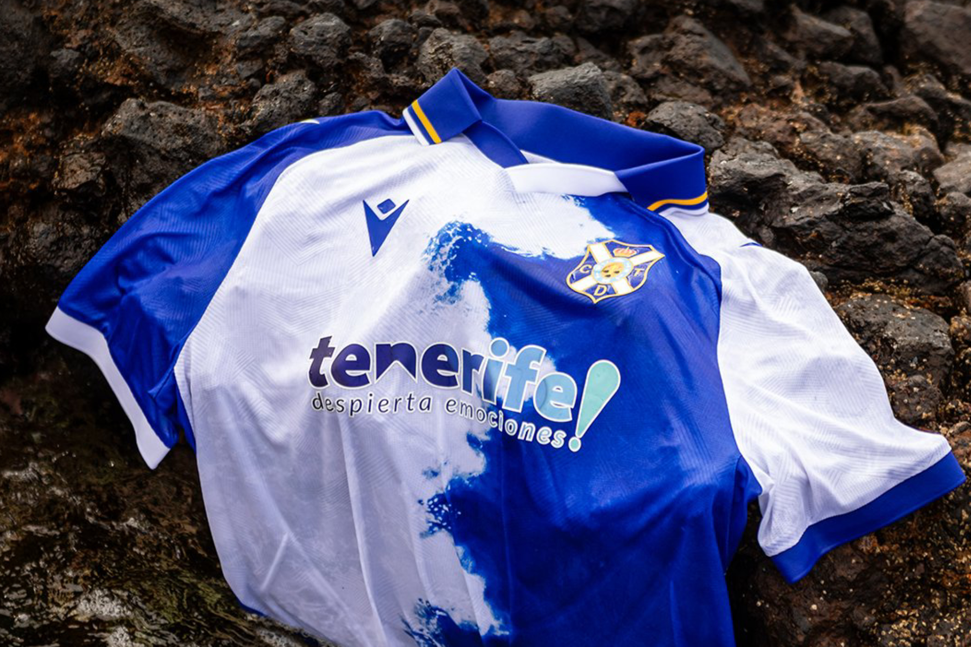 Así es la nueva camiseta del Tenerife.