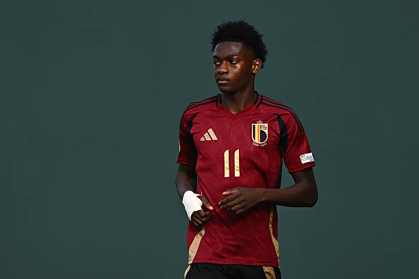 Bisiwu es internacional en las categorías inferiores de Bélgica.