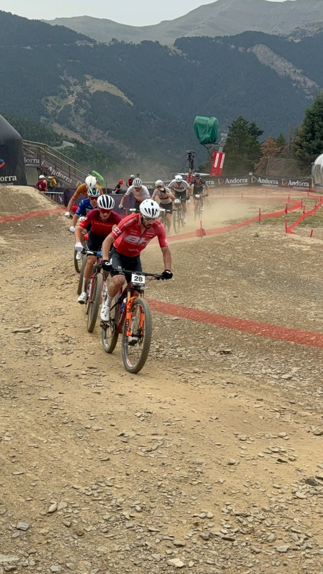 Jofre Cullell lidera la prueba en Andorra.