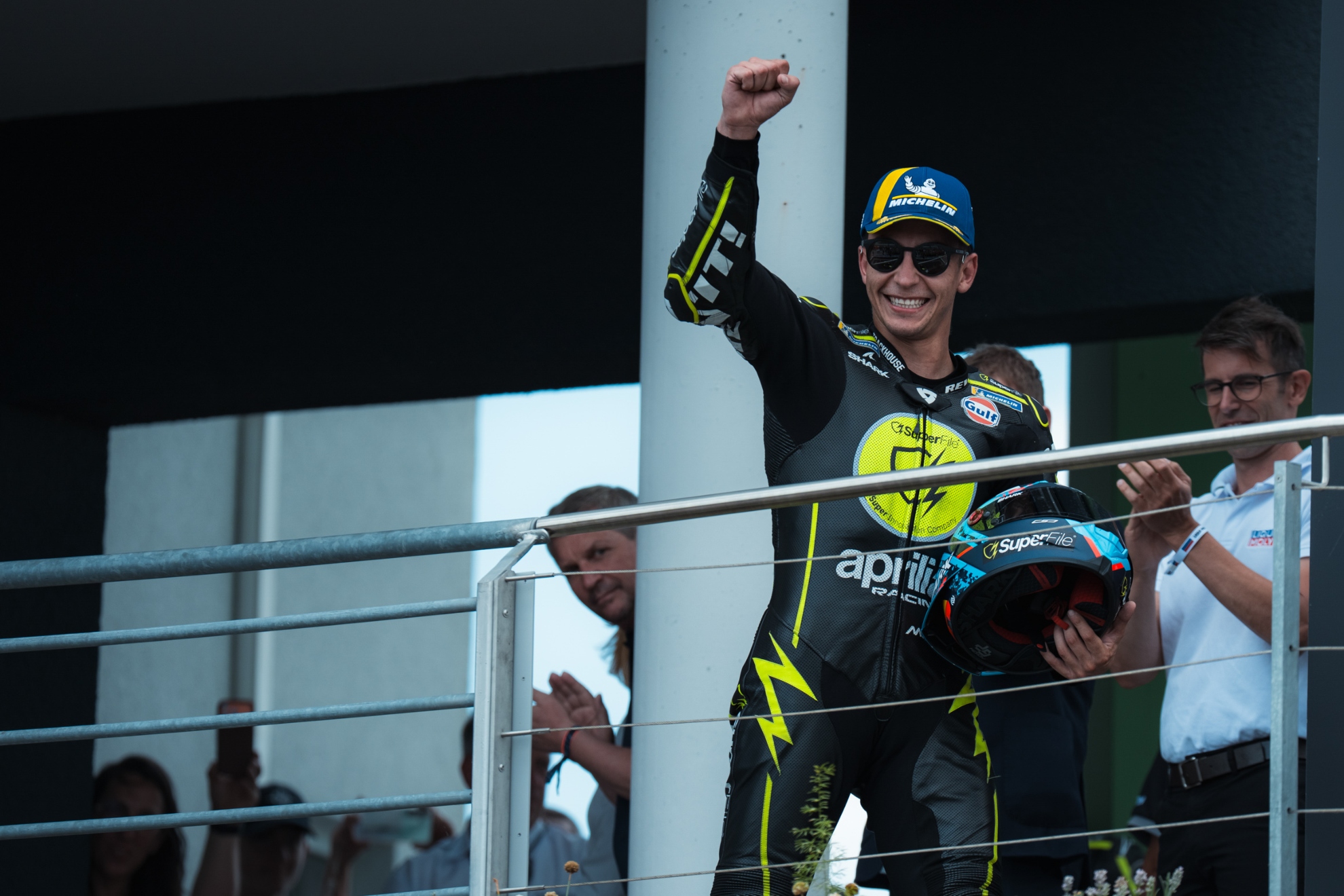 Raúl Fernández, en el podio de Sachsenring. TRACKHOUSE