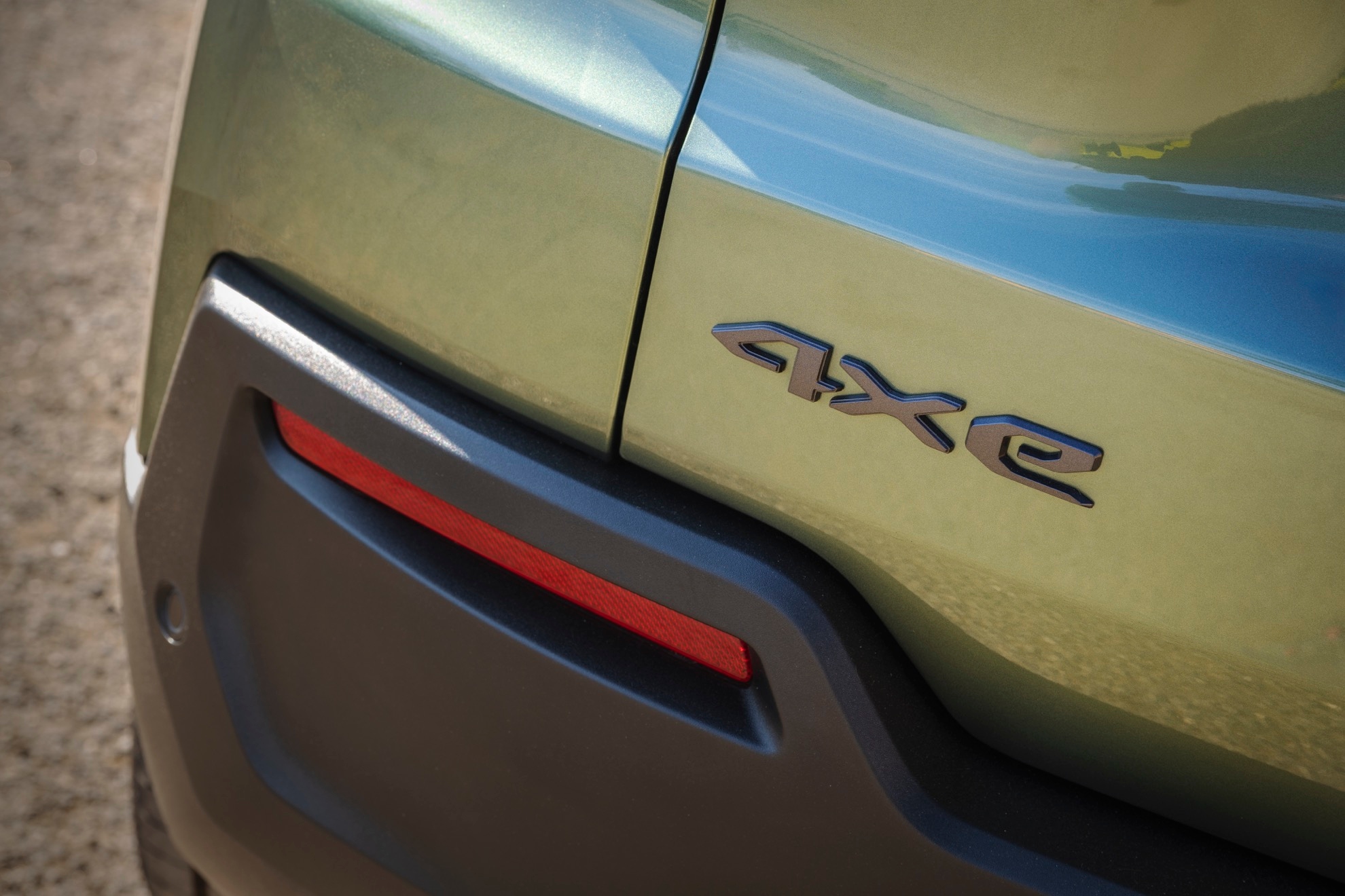 El Avenger también ofrece versiones con tracción total 4xe.