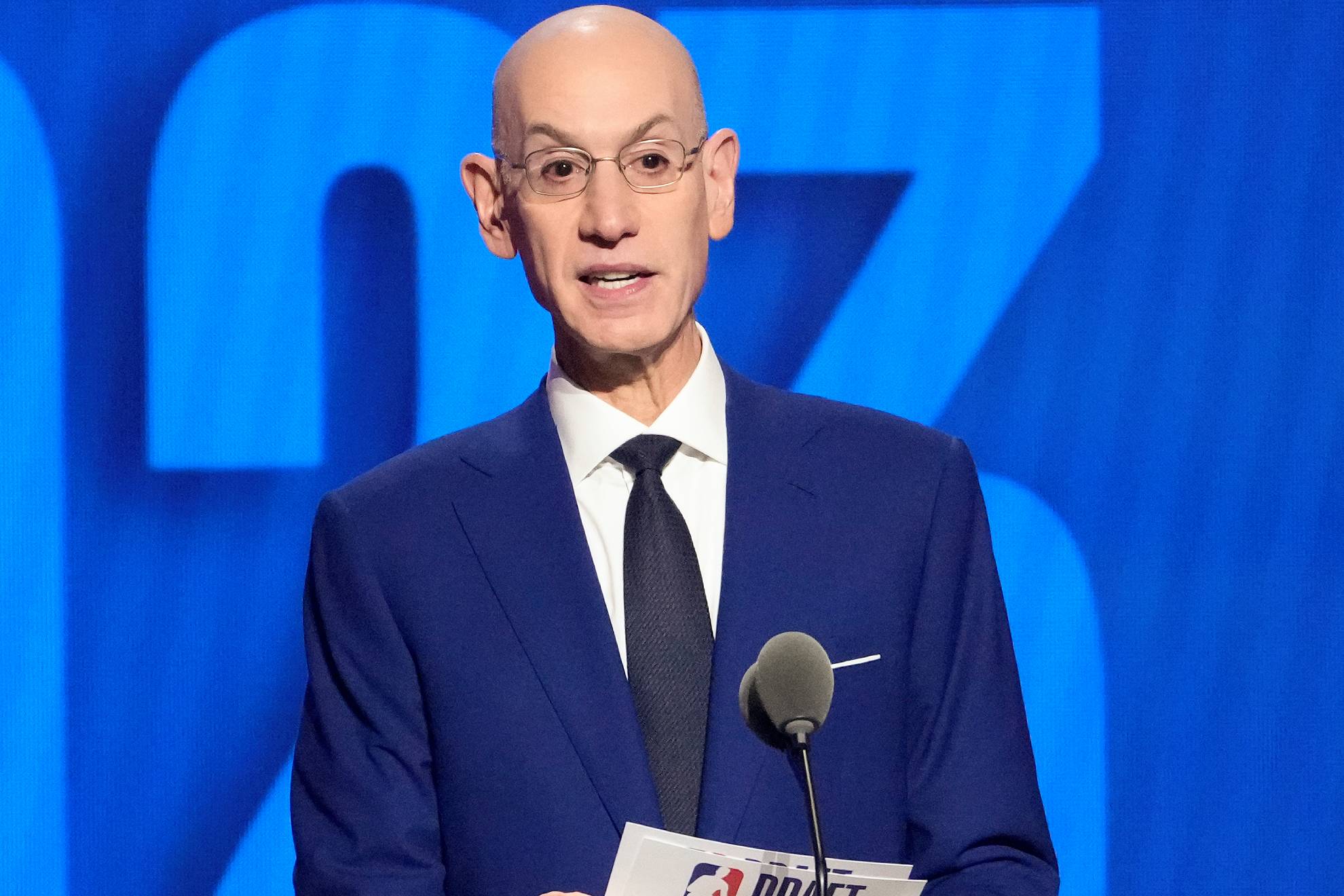 Adam Silver aprovechará final del Mundial para hablar con ciudades candidatas a la NBA Europa AP