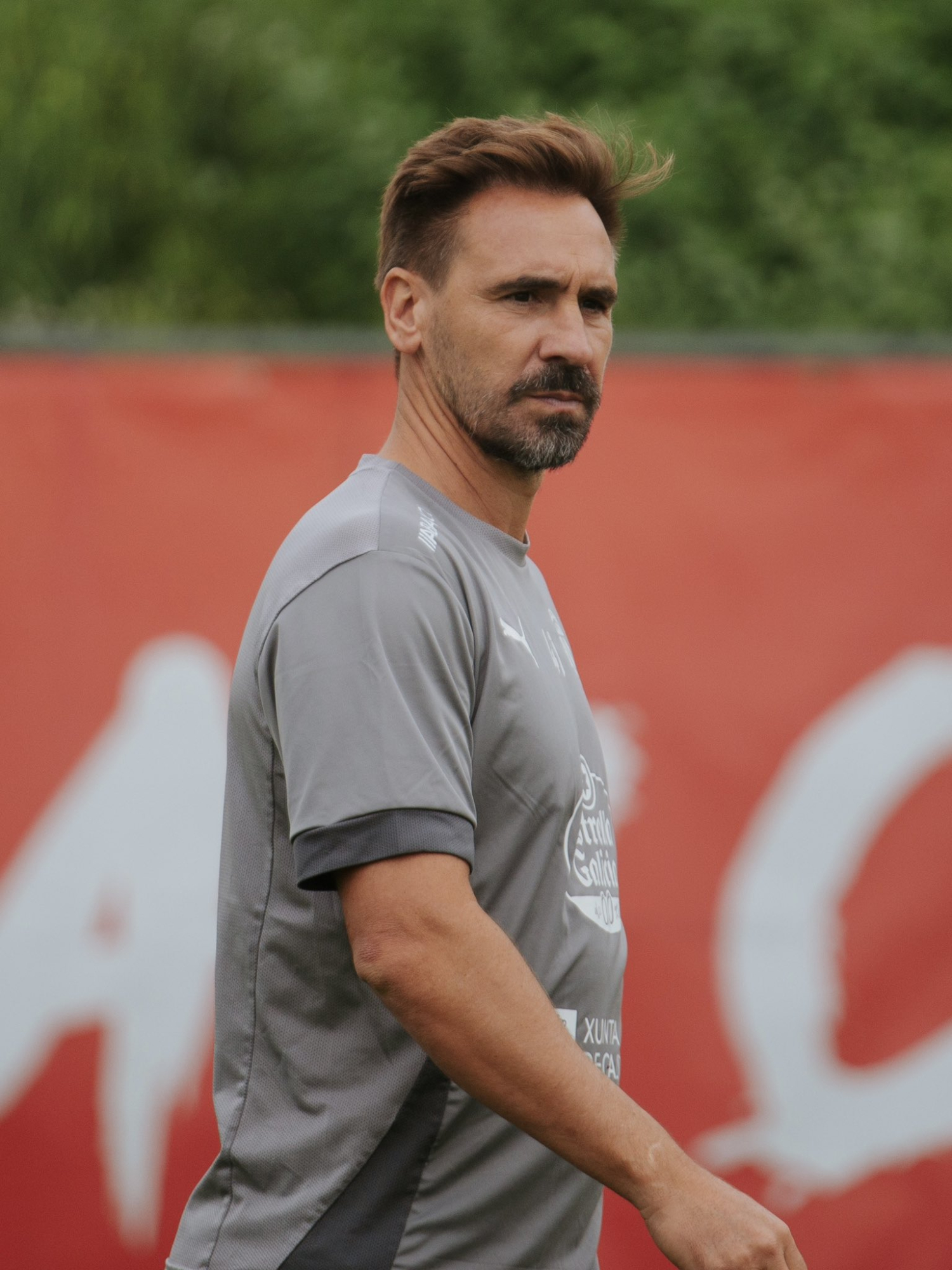 Casi la mitad de los entrenadores de Primera RFEF jugaron en Primera