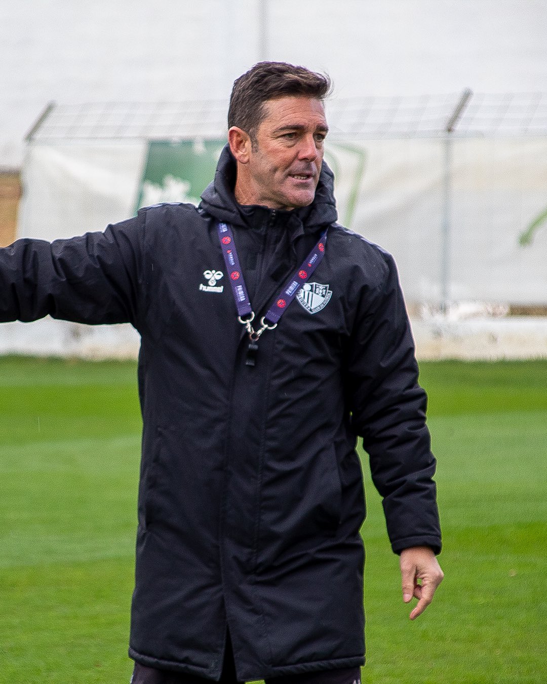Casi la mitad de los entrenadores de Primera RFEF jugaron en Primera