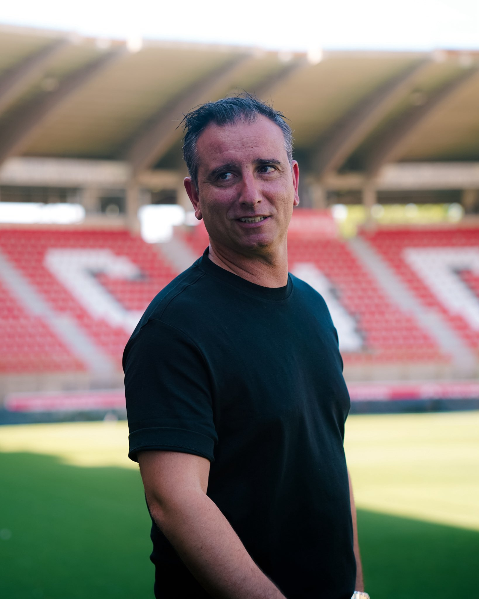 Casi la mitad de los entrenadores de Primera RFEF jugaron en Primera