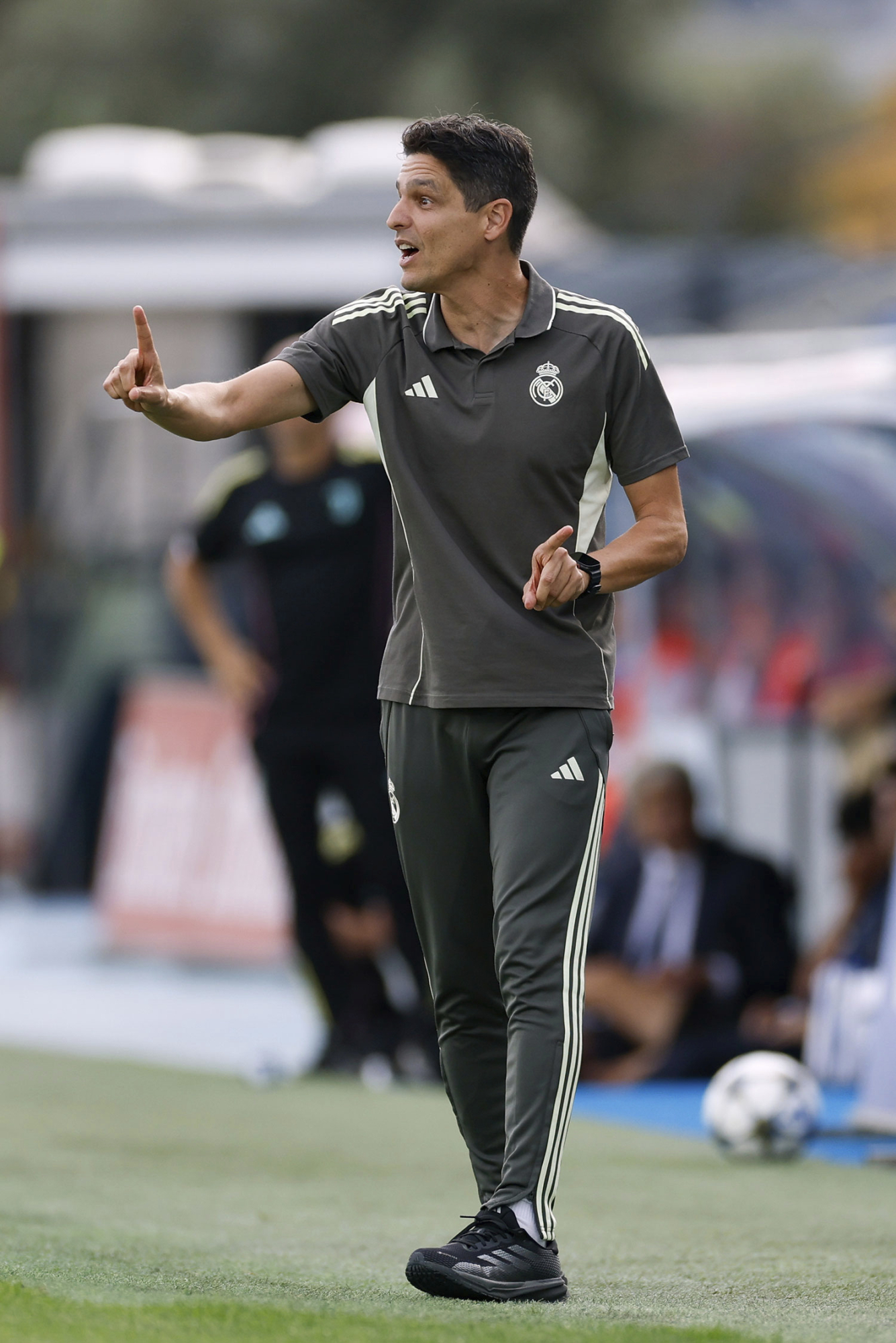 Casi la mitad de los entrenadores de Primera RFEF jugaron en Primera