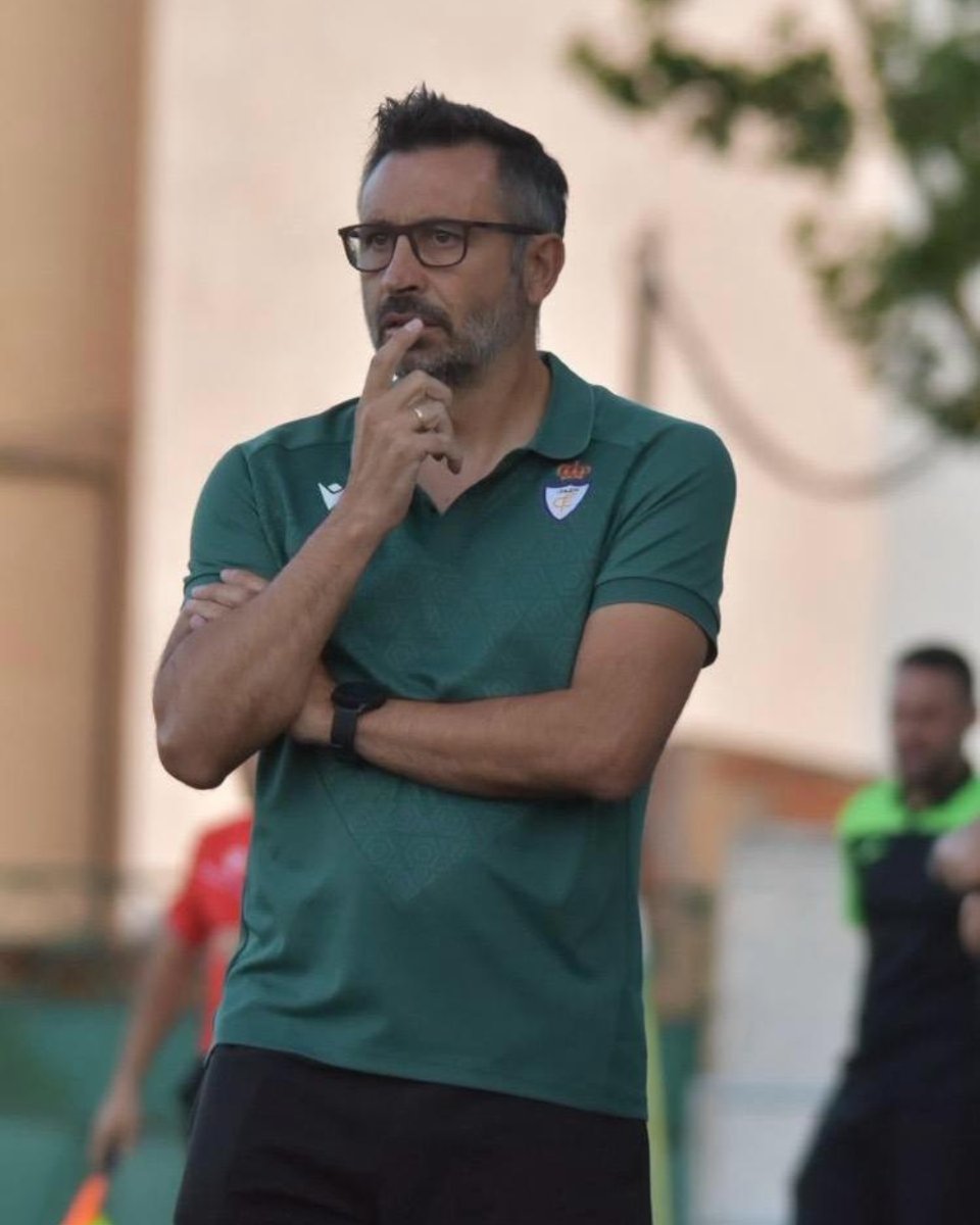Casi la mitad de los entrenadores de Primera RFEF jugaron en Primera