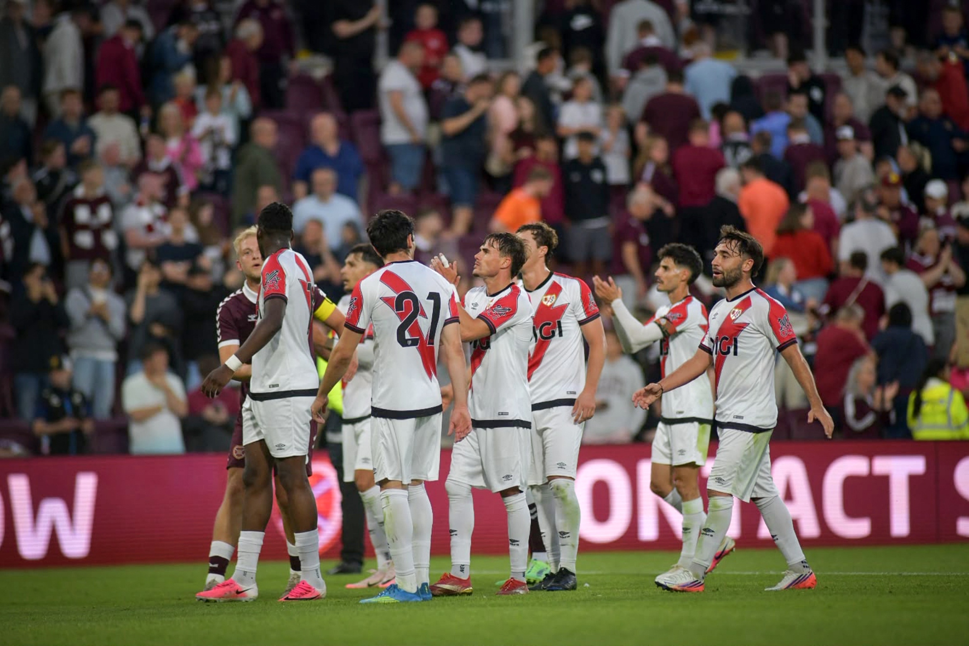Los jugadores del Rayo Vallecano en el amistoso contra el Hearts. Rayo Vallecano