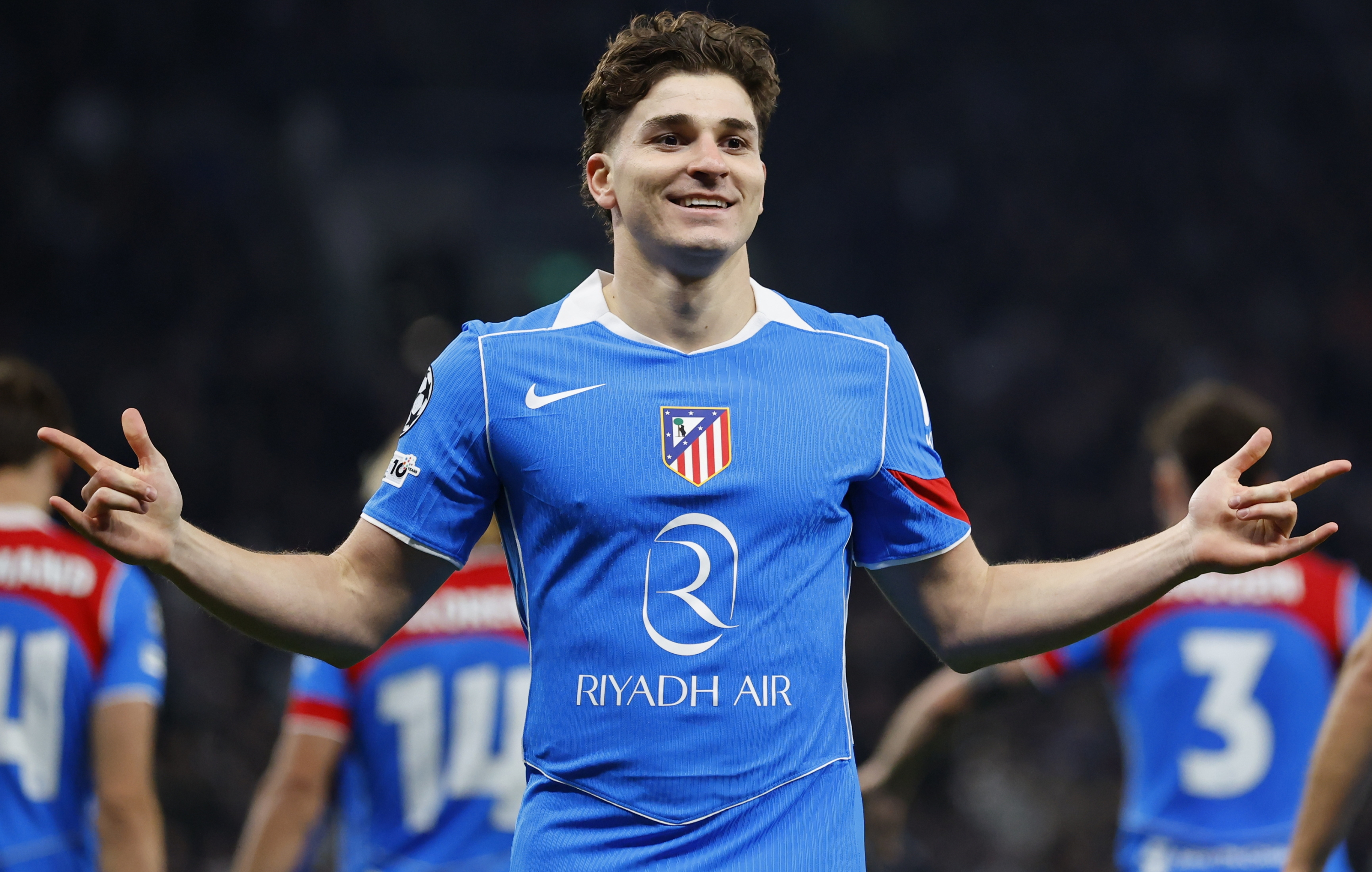 Julián celebra un gol con el Atlético.
