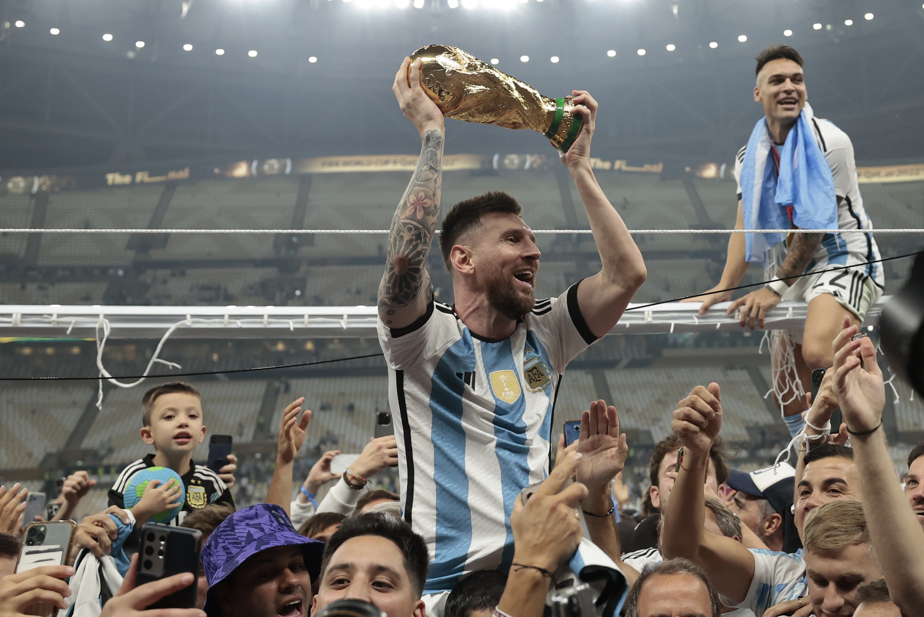 Messi levantando el Mundial de 2022