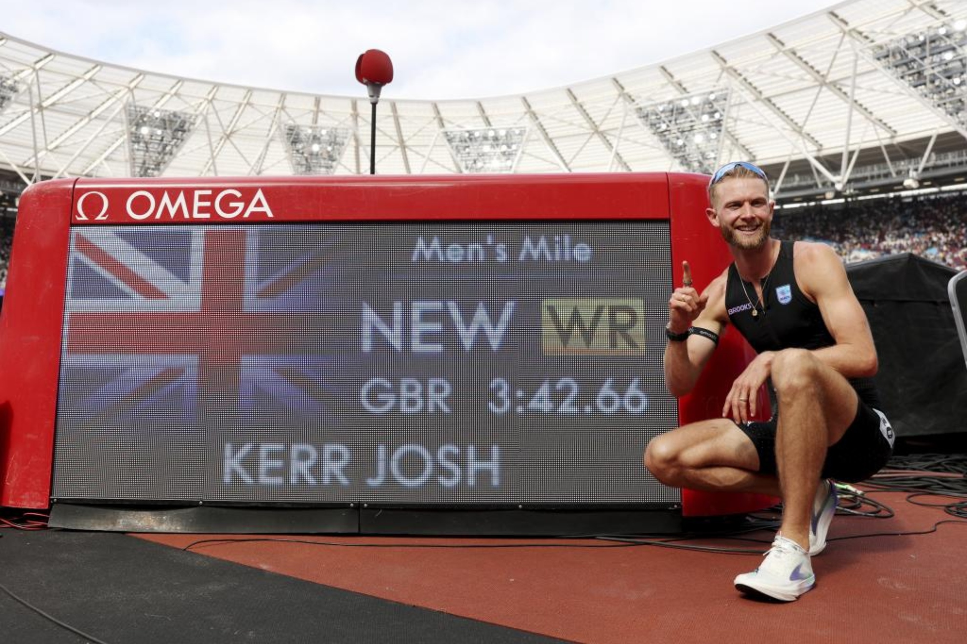 Josh Kerr, con el electrónico del récord del mundo