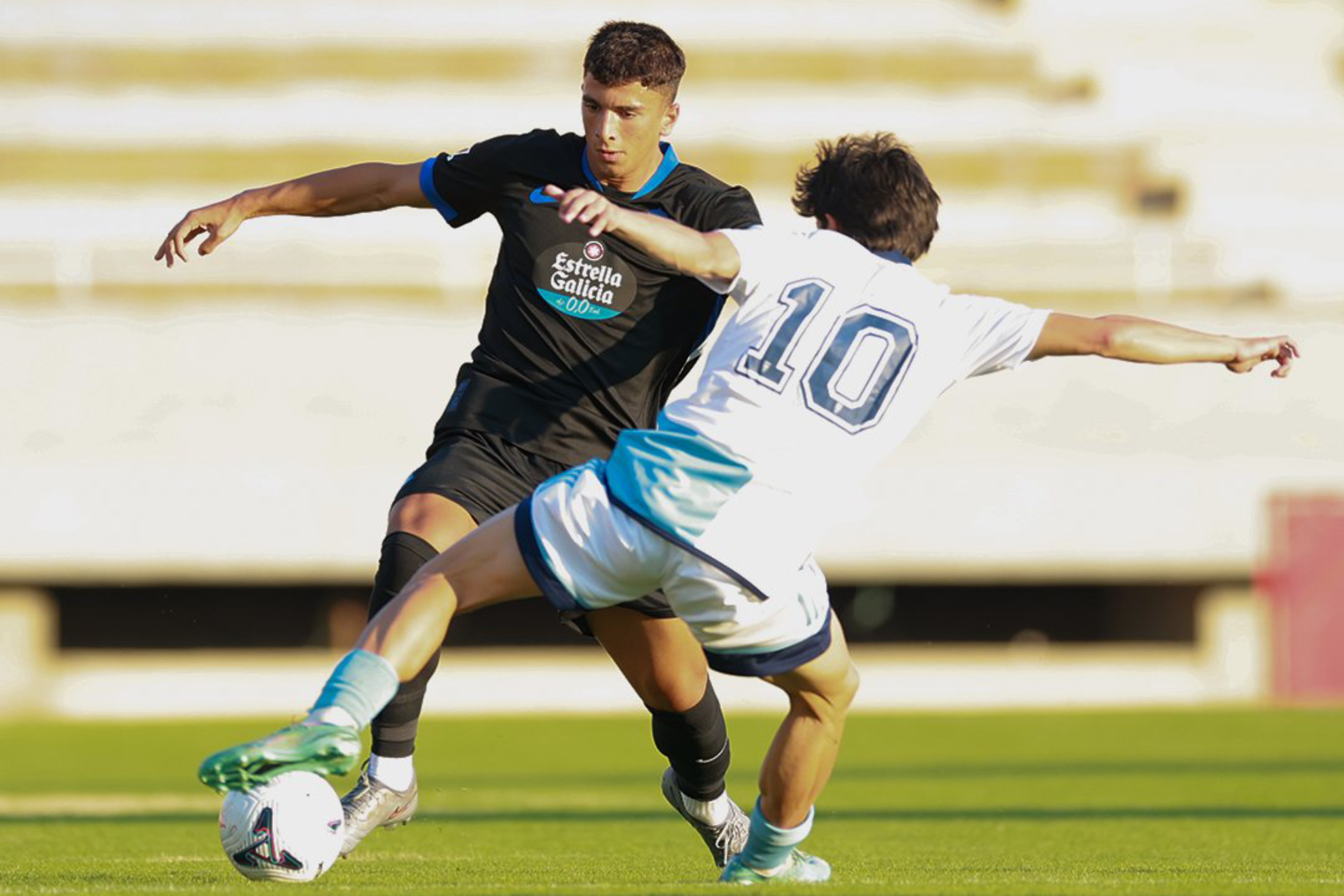 El Dépor pasa por encima de la SD Comppostela por 0-4.