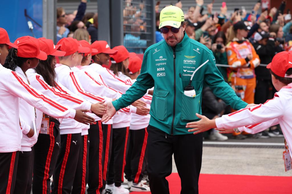Alonso, en el desfile de pilotos.