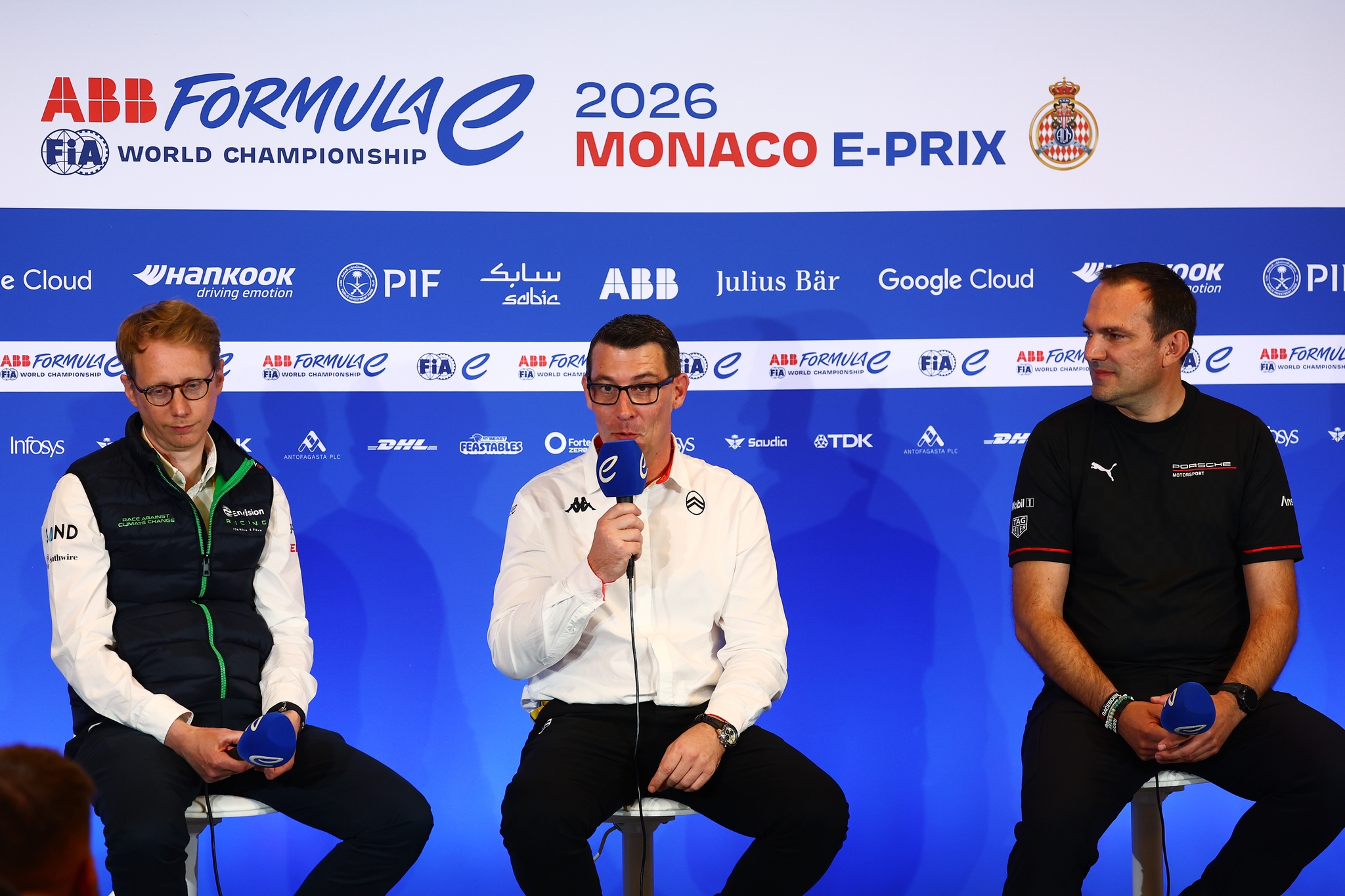 Blais, en el centro, junto a Sylvain Filippi (Envision Racing, a la izquierda) y Florian Modlinger, (Porsche, a la derecha)