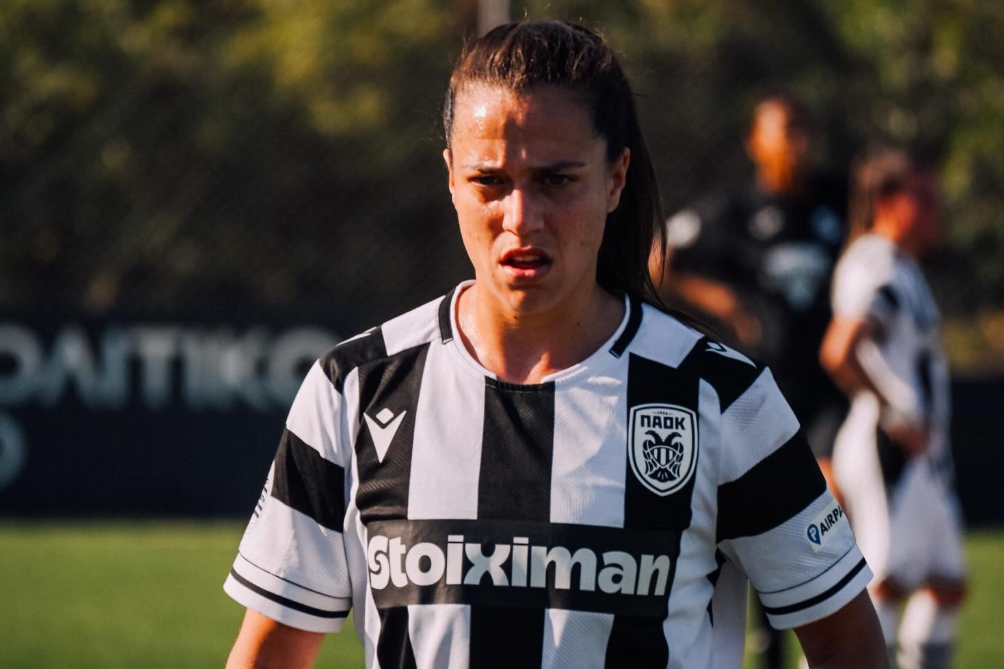 Marta Llopis, durante un partido con el PAOK Salónica