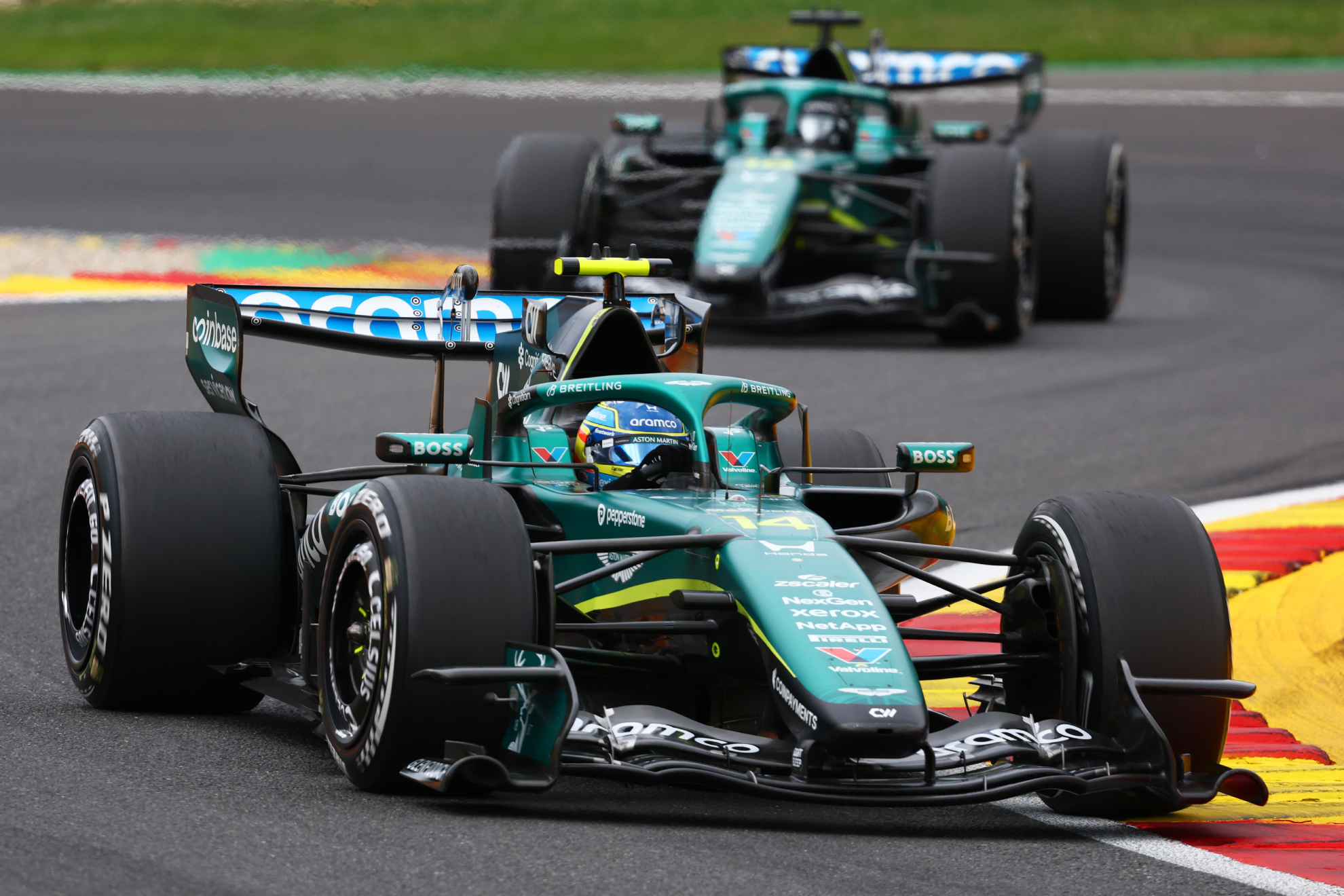 Fernando Alonso y Lance Stroll, en el Circuito de Spa-Francorchamps.