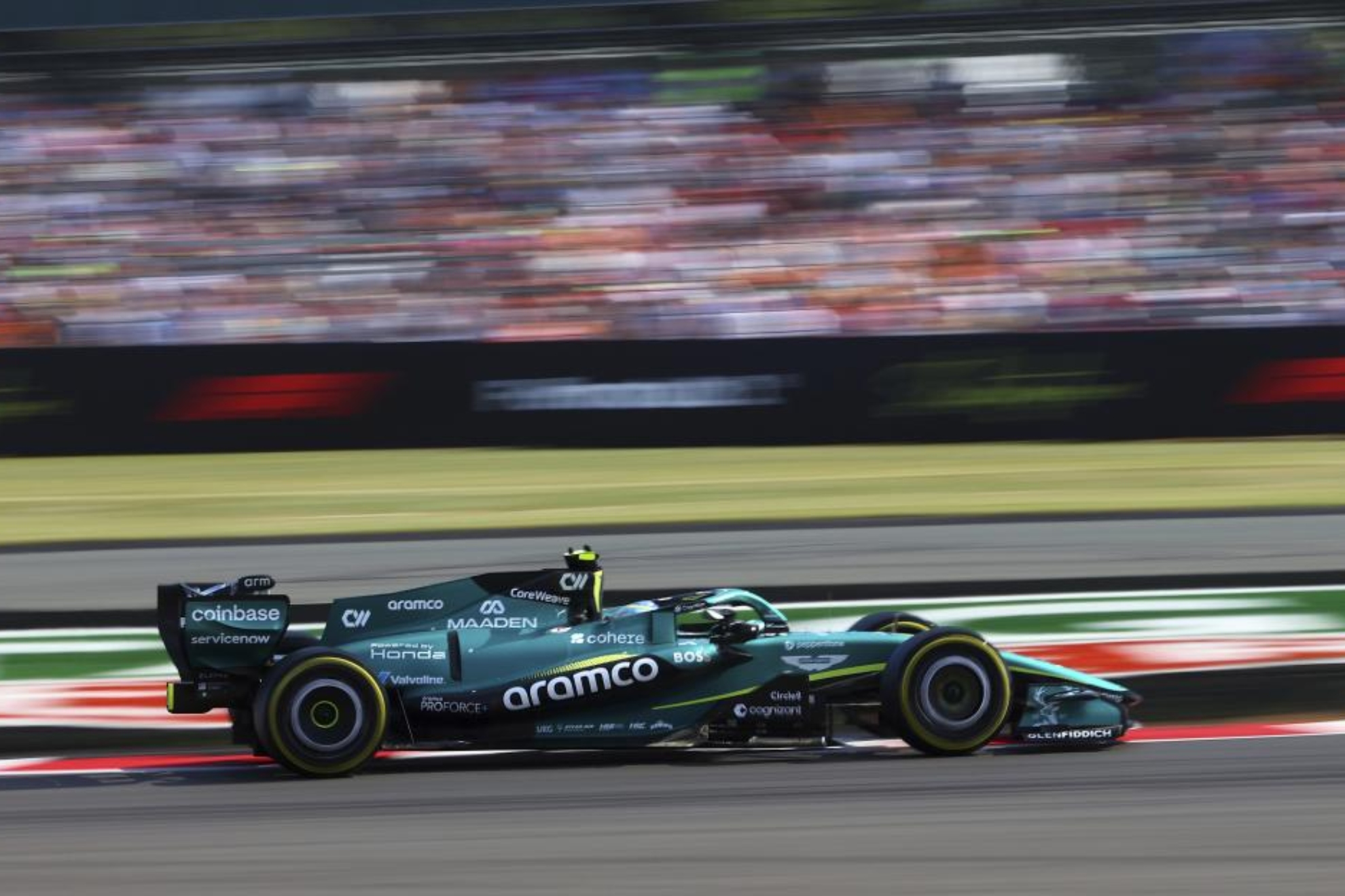 Alonso da un giro.