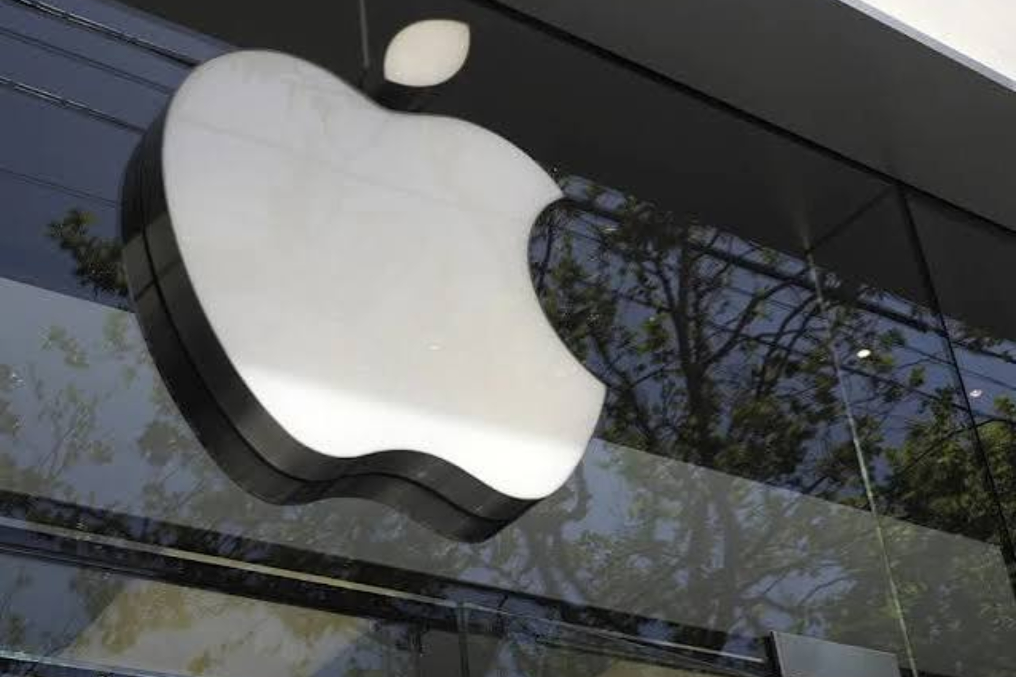 Logo de una tienda de Apple EFE