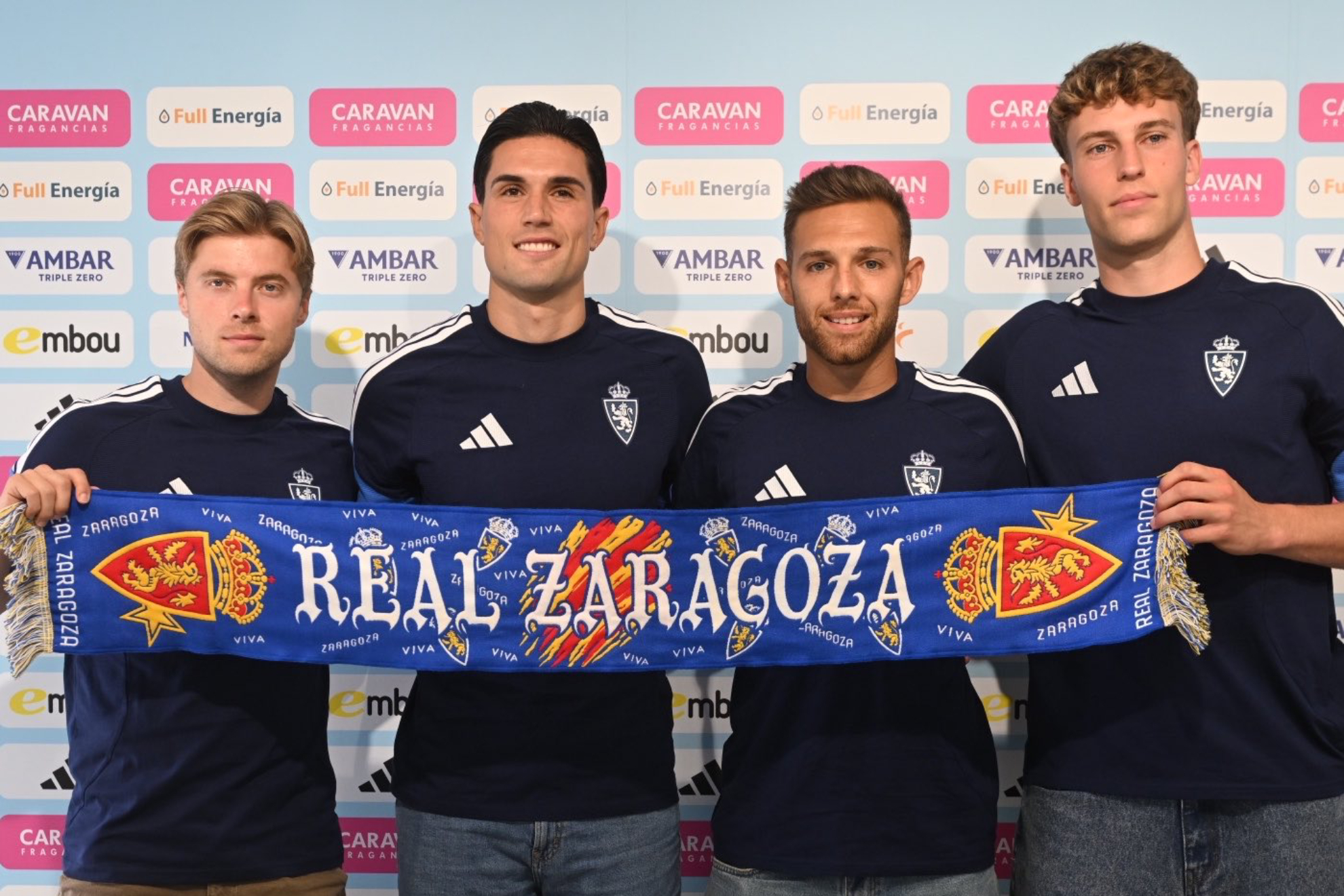 El Zaragoza presenta a sus últimos cuatro fichajes. REAL ZARAGOZA