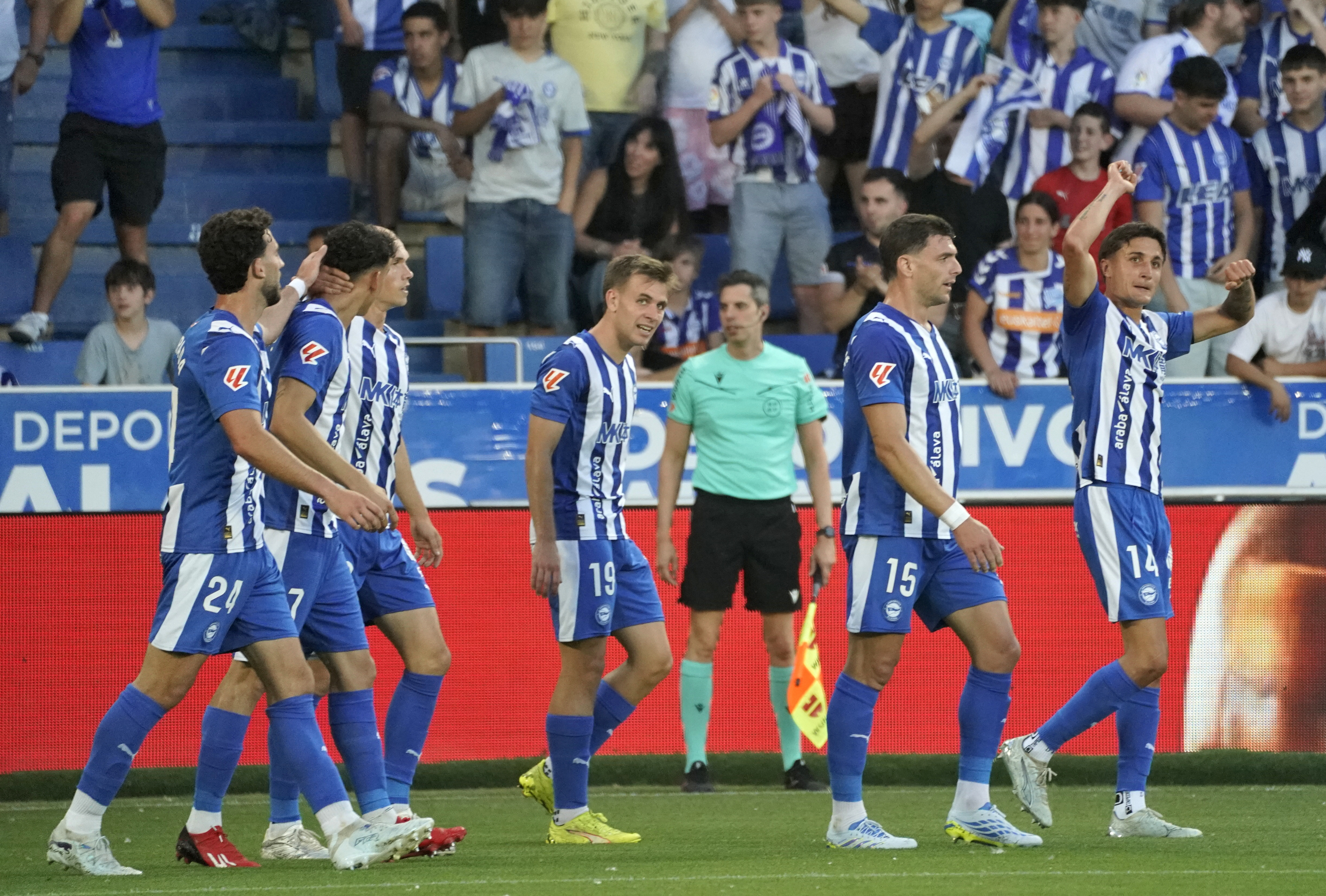 El Alavés se enfrenta al Rayo Vallecano