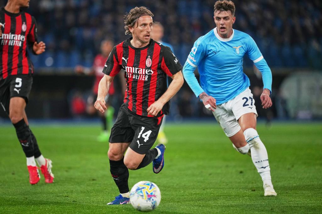 Luka Modric en un encuentro con el Milan AP
