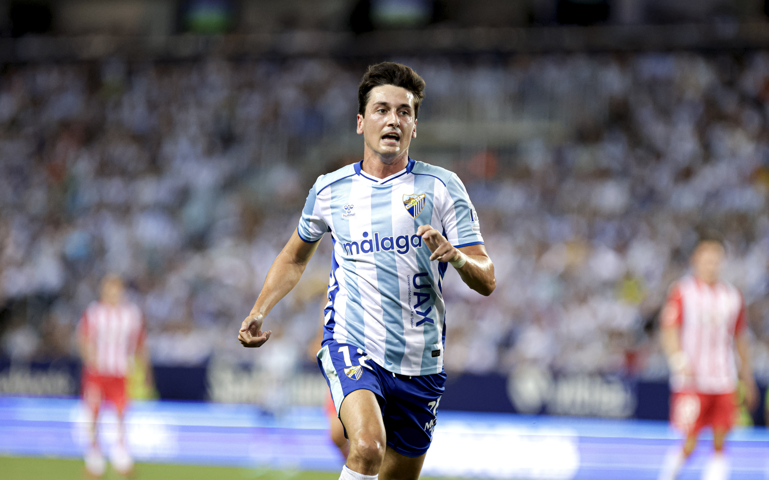Carlos Dotor juega con el Málaga