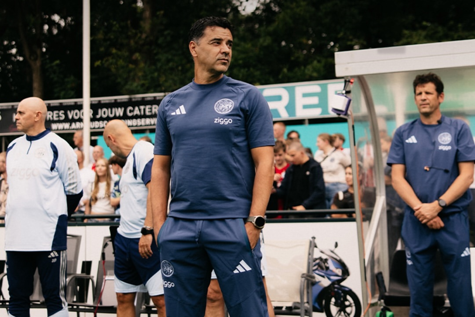 Míchel, en el banquillo del Ajax. INSTAGRAM