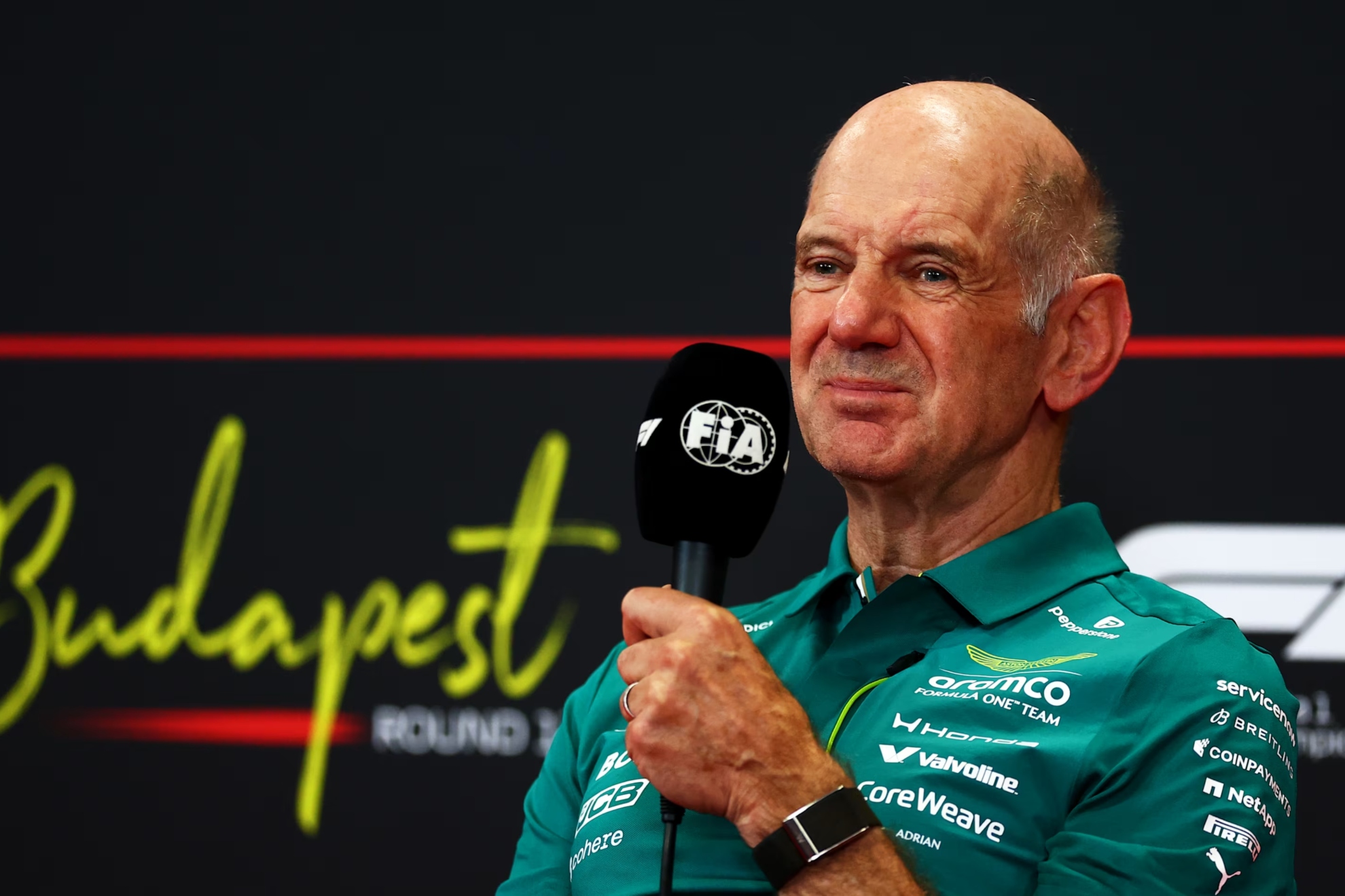 Newey, en la rueda de prensa.