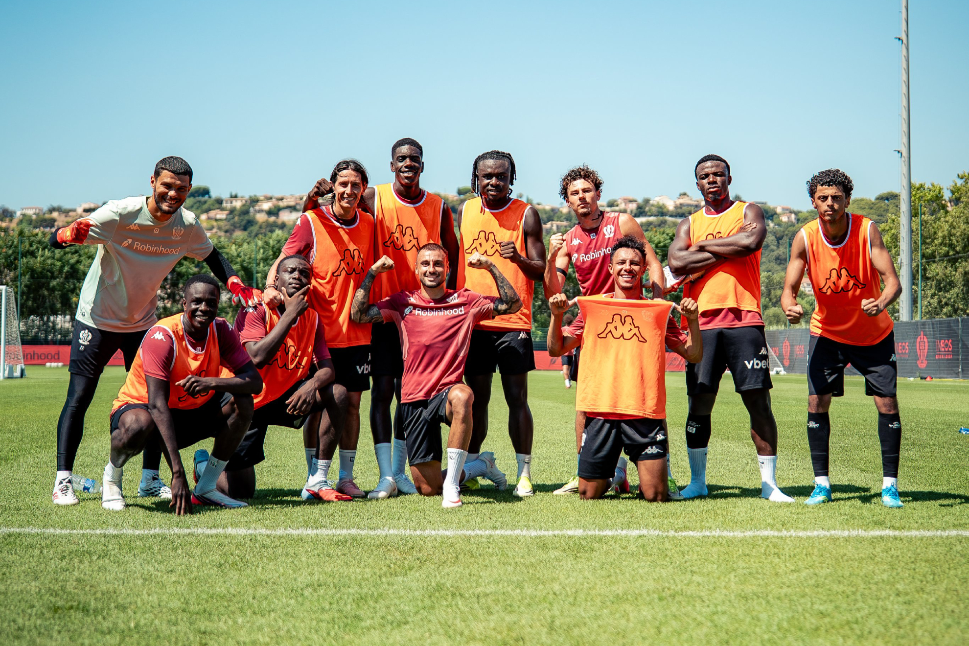 Jugadores del Niza en el entrenamiento Niza vía X