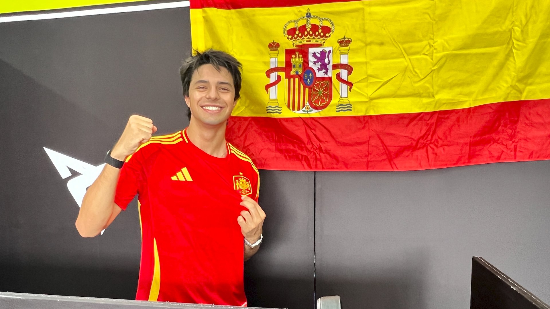 Pepe Martí, con la camiseta de la selección español de fútbol