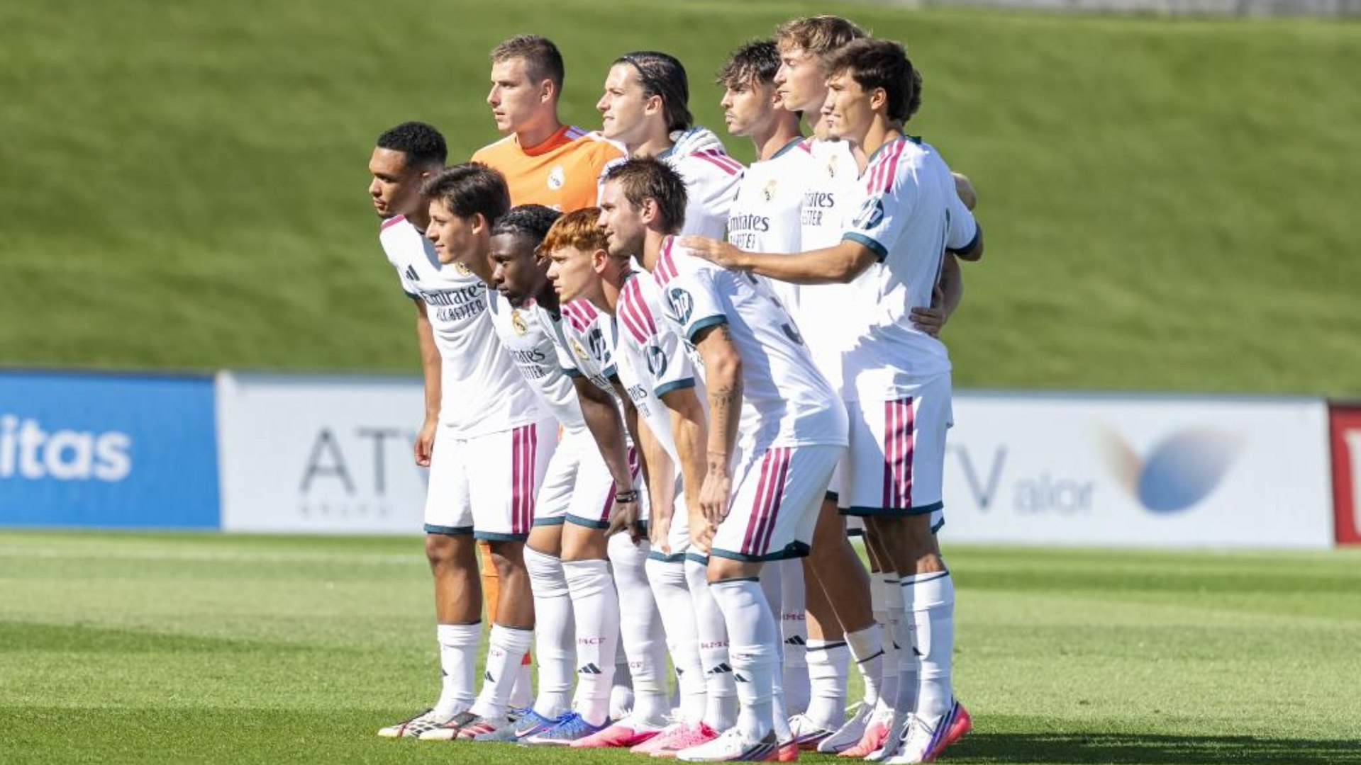 El conjunto blanco ha tenido su primera sesión de entrenamiento con la presencia de los medios