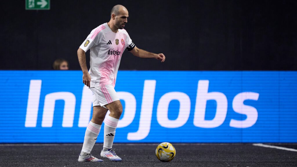 Guti, in a match with Porcinos
