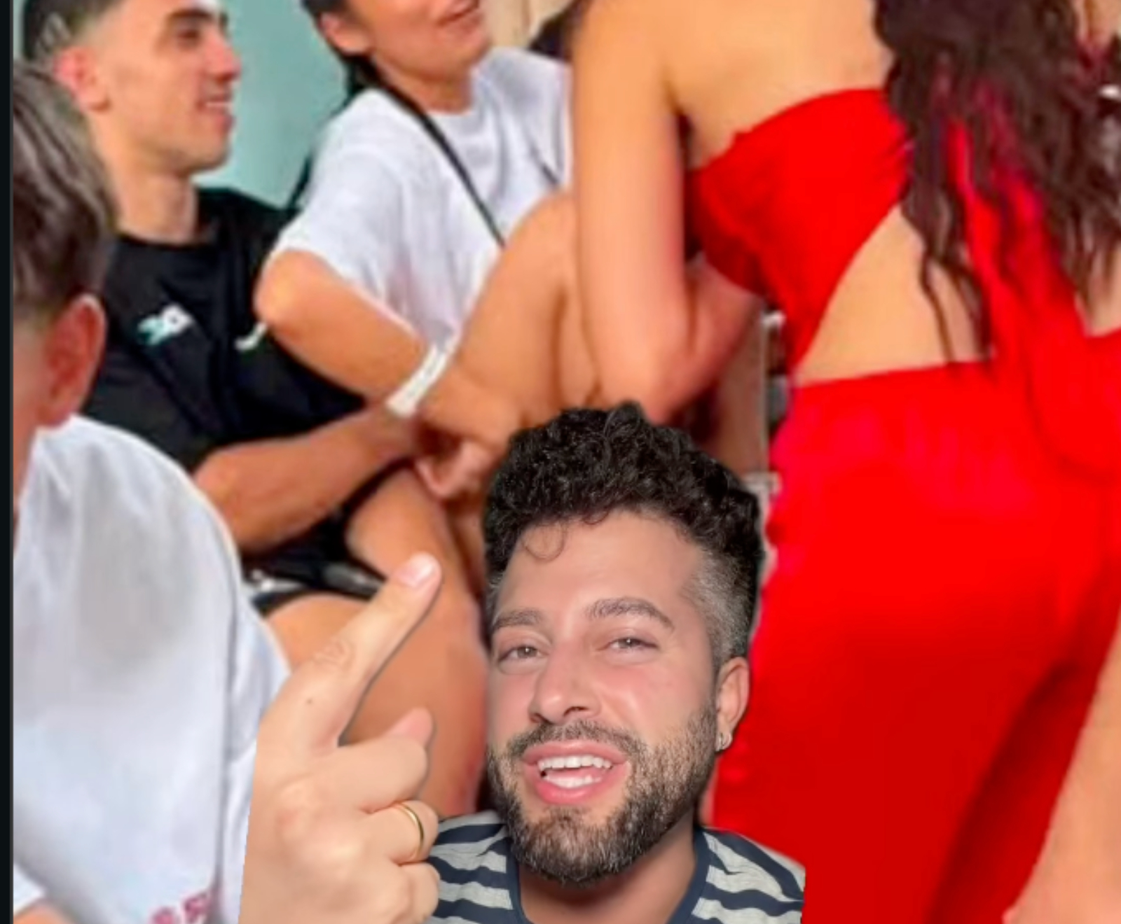 Javi Hoyos shows the photo of Marta and Gero holding hands