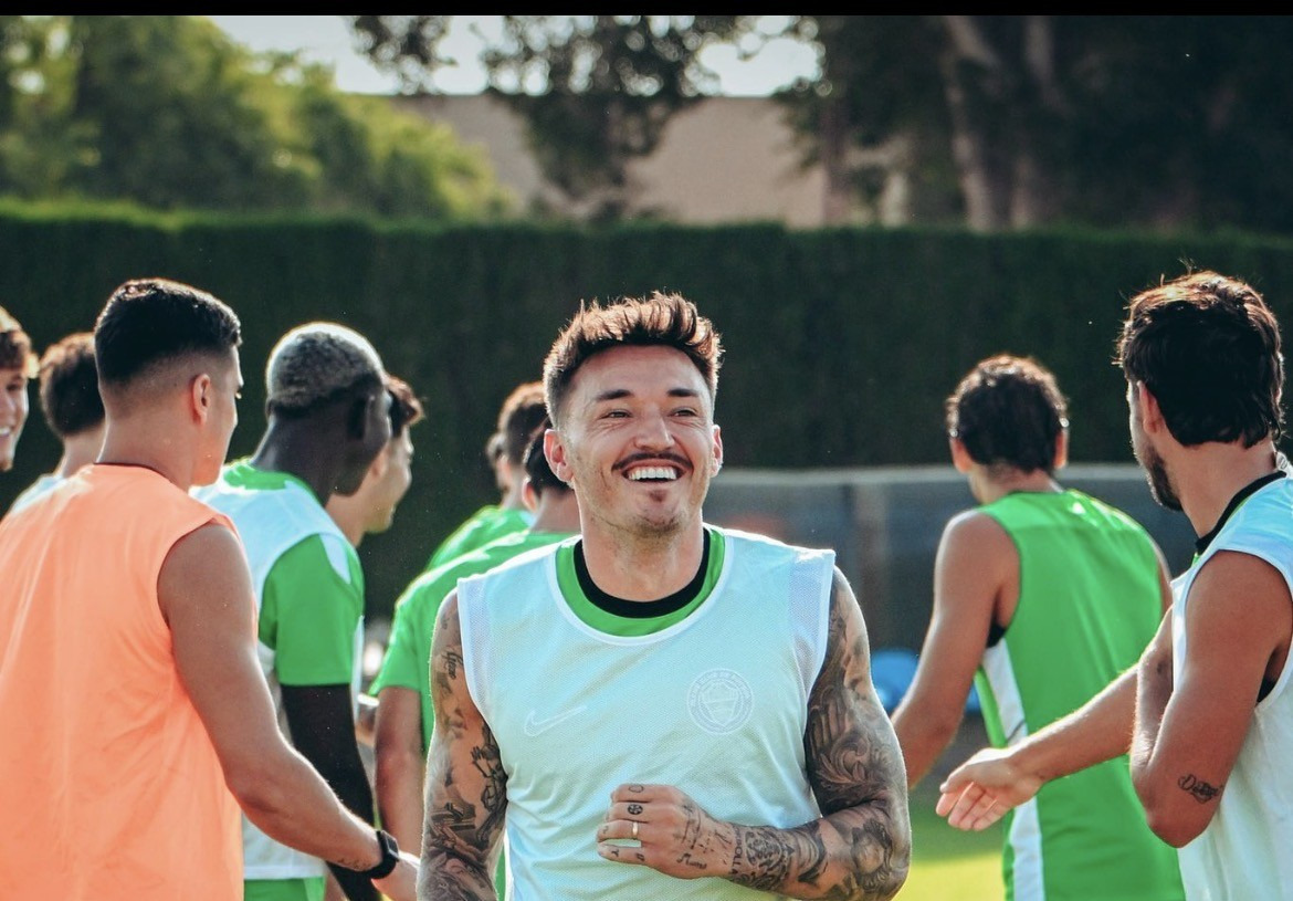 Josan en un entrenamiento con el Elche Elche