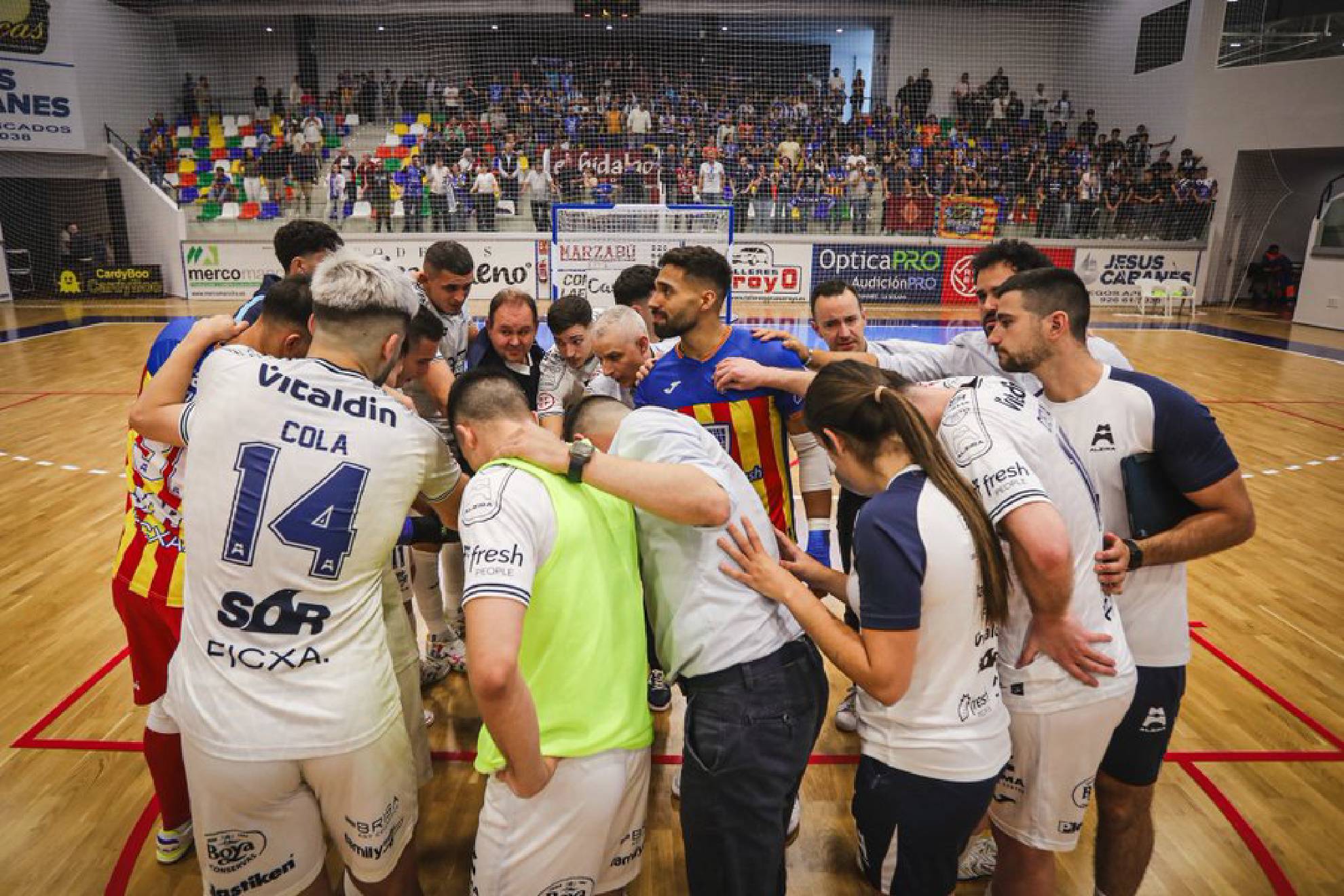 Jugadores del Family Cash Alzira, tras su descenso FAMILY CASH ALZIRA