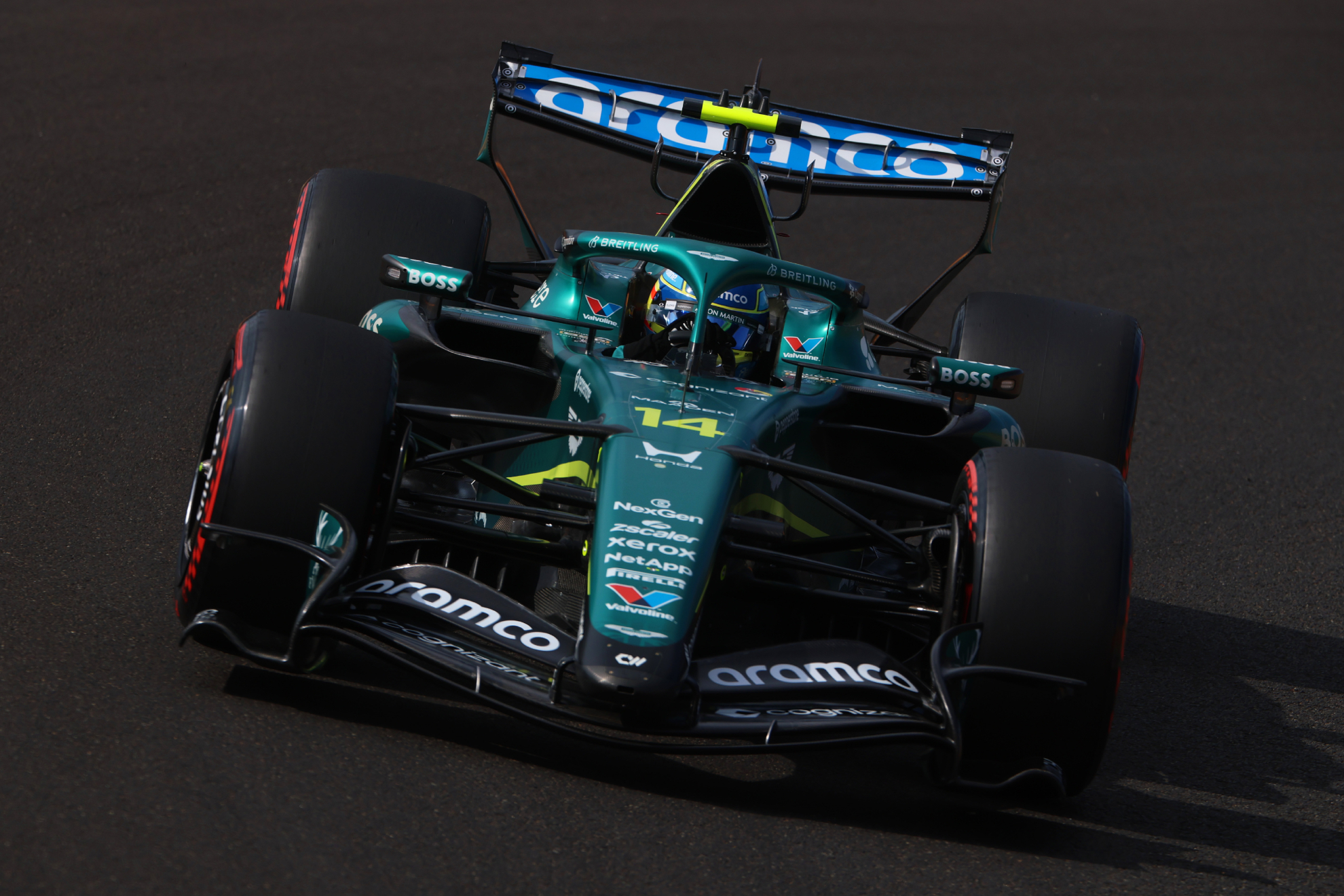 Fernando Alonso, a los mandos del AMR26, en Hungaroring. ASTON MARTIN F1