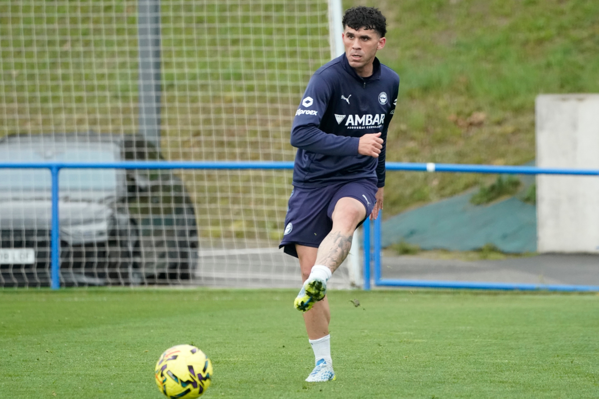 Carles Aleñá en un entrenamiento del Alavés