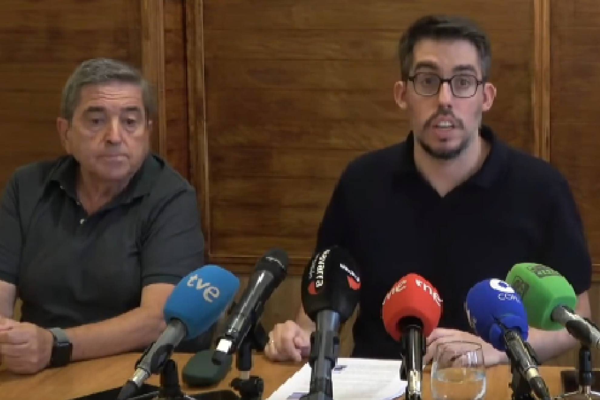 Asier Cotelo, a la derecha, durante la rueda de prensa de la Plataforma Sentimiento Verde PLATAFORMA SENTIMIENTO VERDE