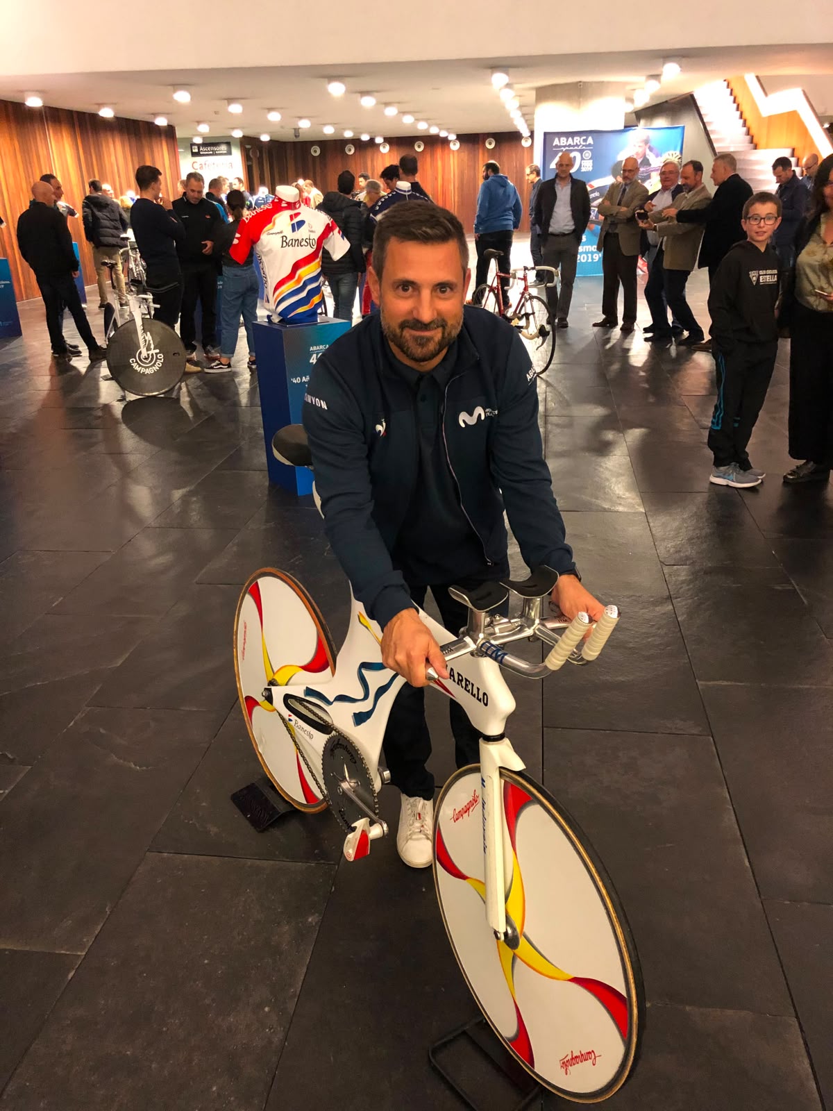 Zabala, con la 'espada' de Indurain.