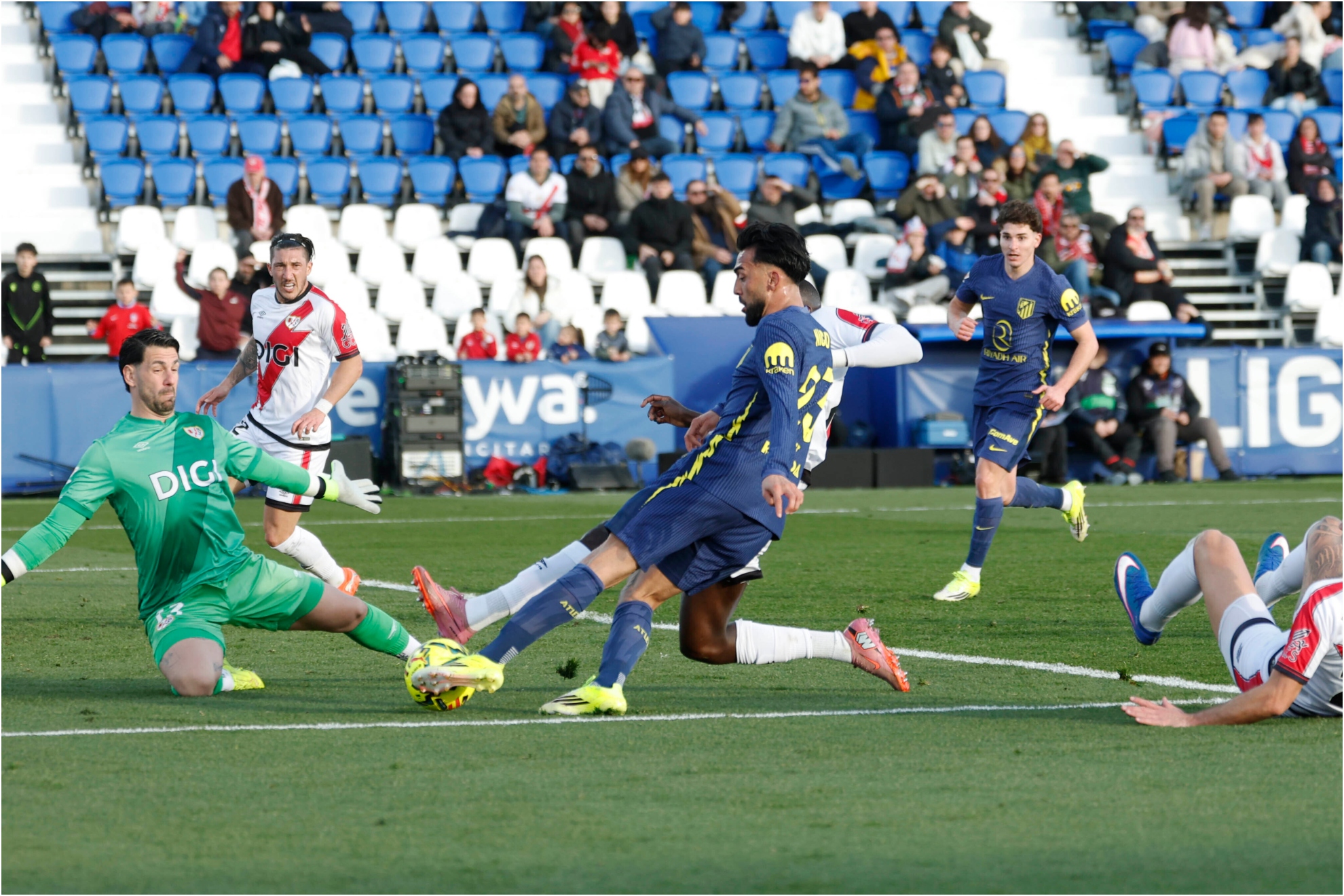 Batalla, contra Nico González.