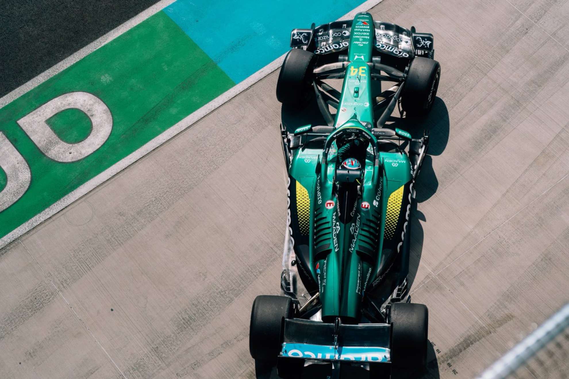 Jack Crawford, con el AMR26 en el circuito de Hungaroring. AMR F1