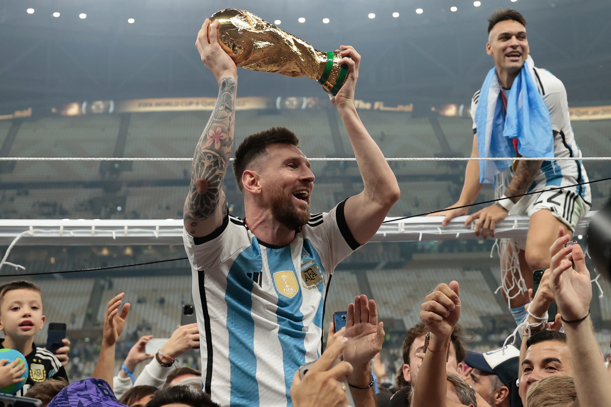 Messi levantando el Mundial de 2022 EFE