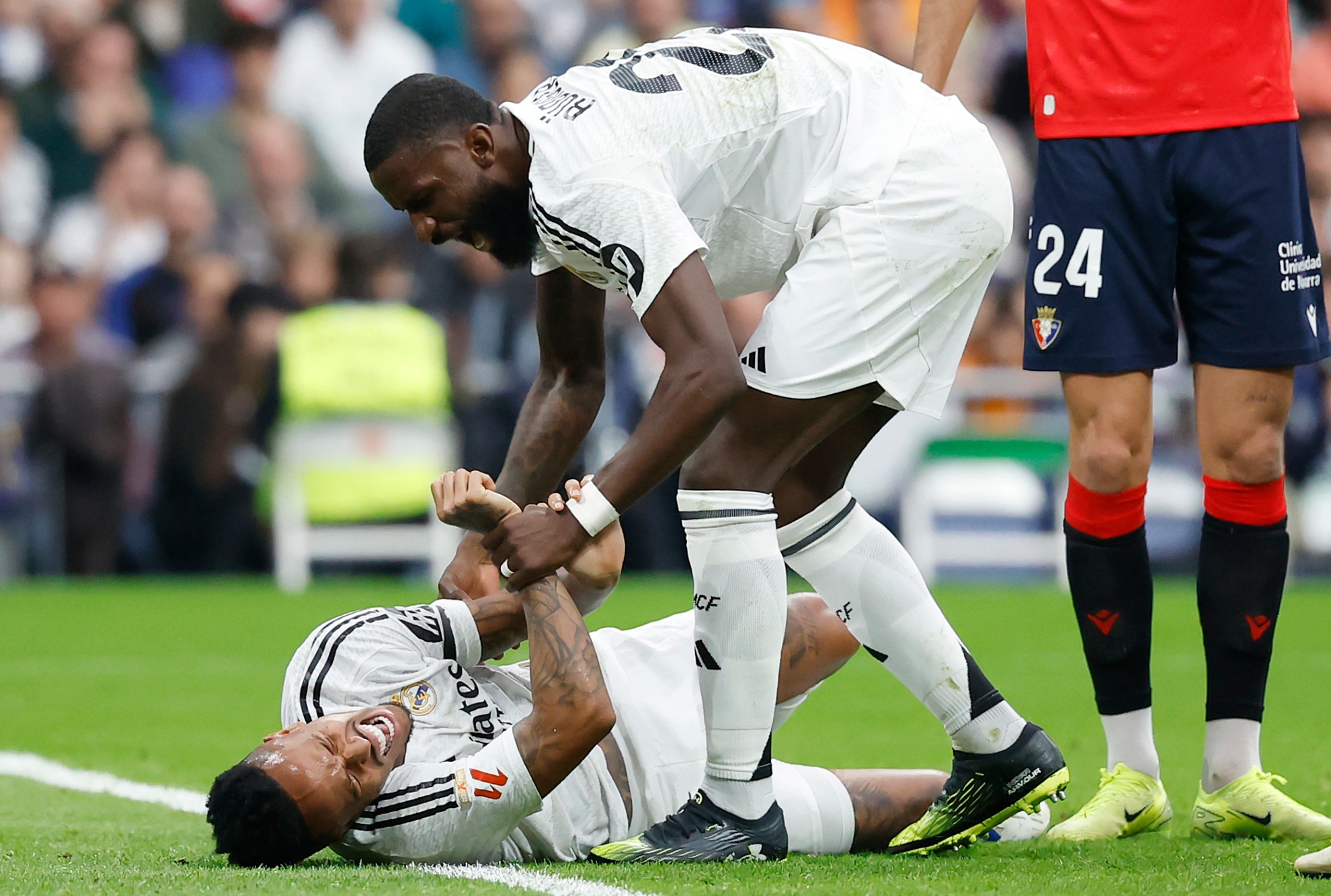 Momento de la lesión de Militao en la 2024/25.
