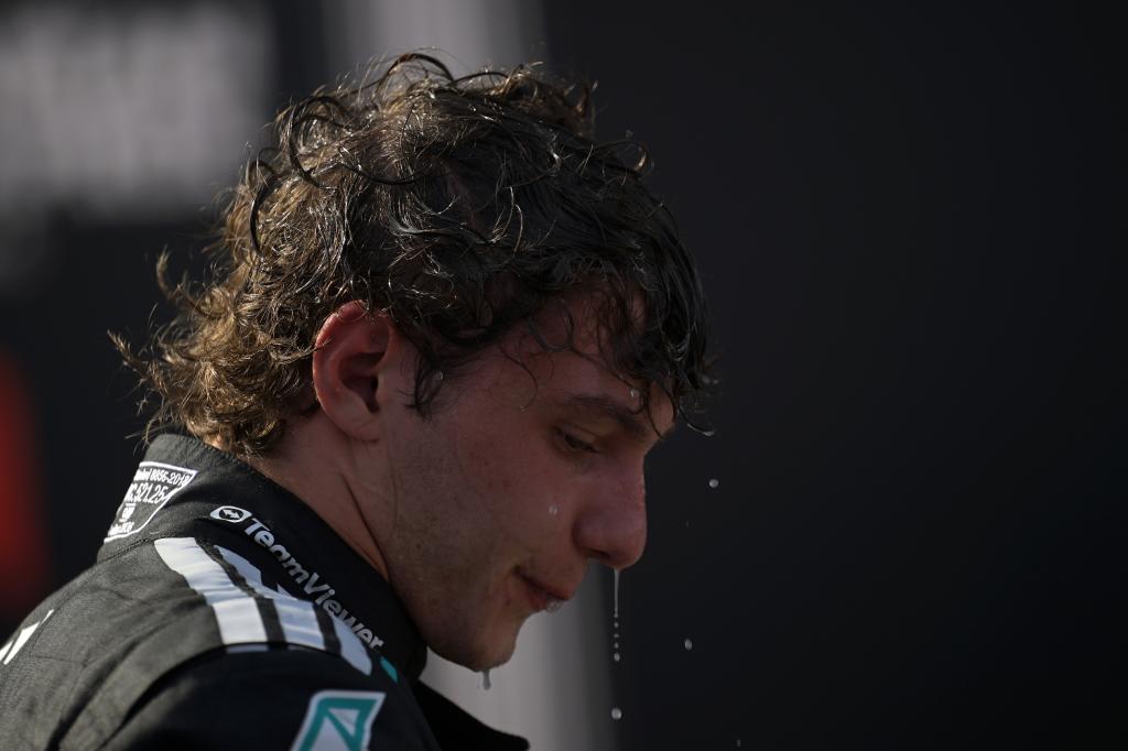 Antonelli, exhausto, tras conseguir un podio casi imposible en Hungría. EFE