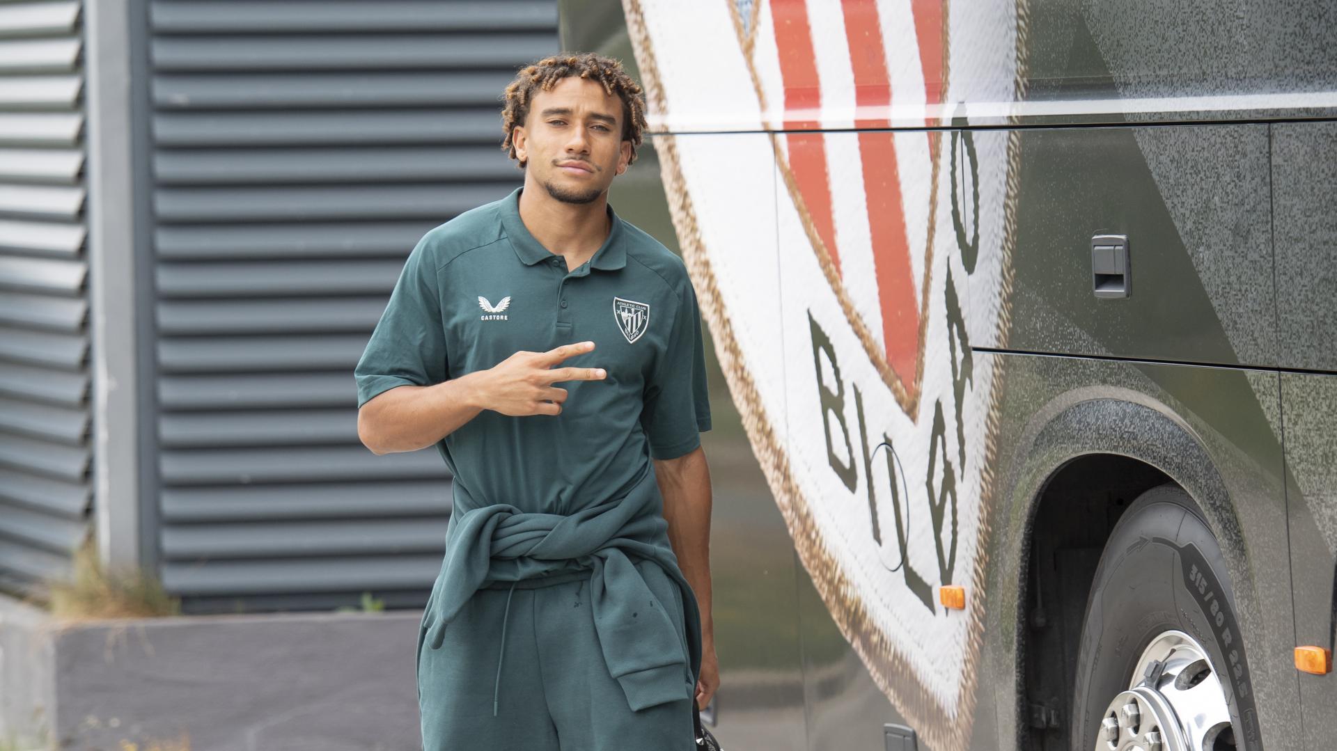 Johaneko, de camino al autobús para un partido amistoso.