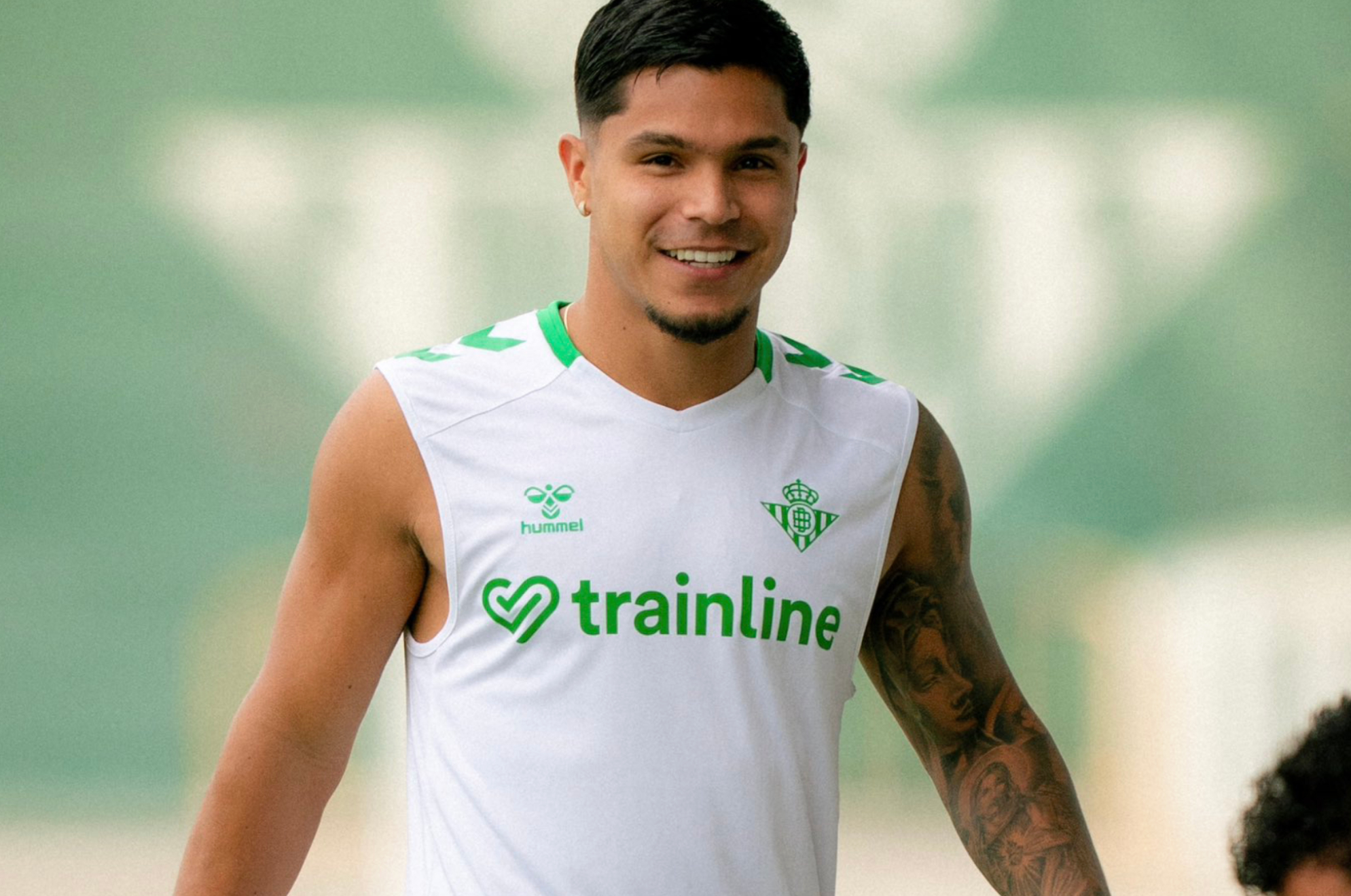 Cucho Hernández, en un entrenamiento esta pretemporada REAL BETIS