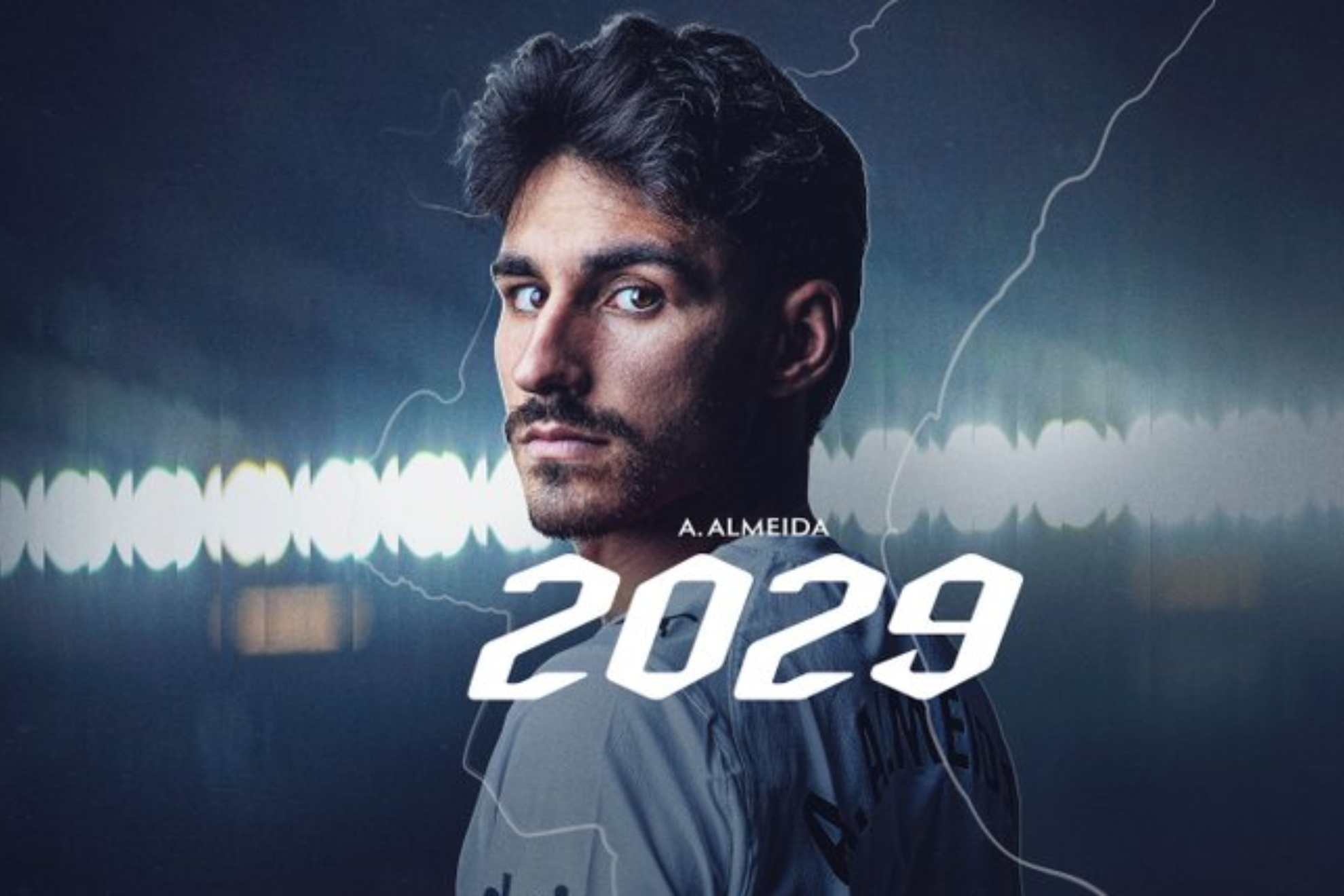 Andre Almeida amplió su contrato un año más en septiembre de 2025.
